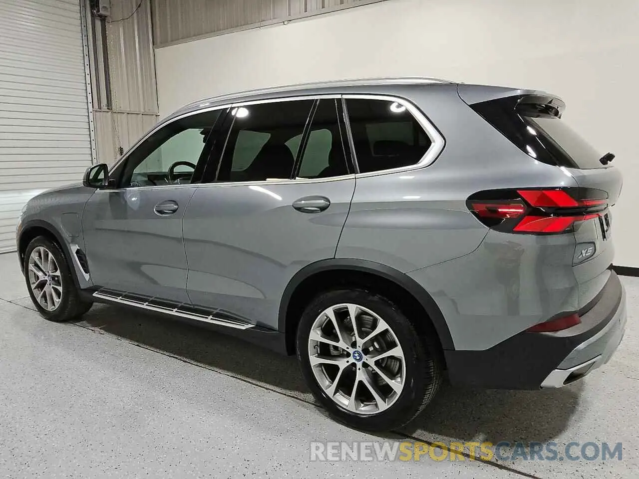 2 Фотография поврежденного автомобиля 5UX43EU07S9Y94415 BMW X5 2025