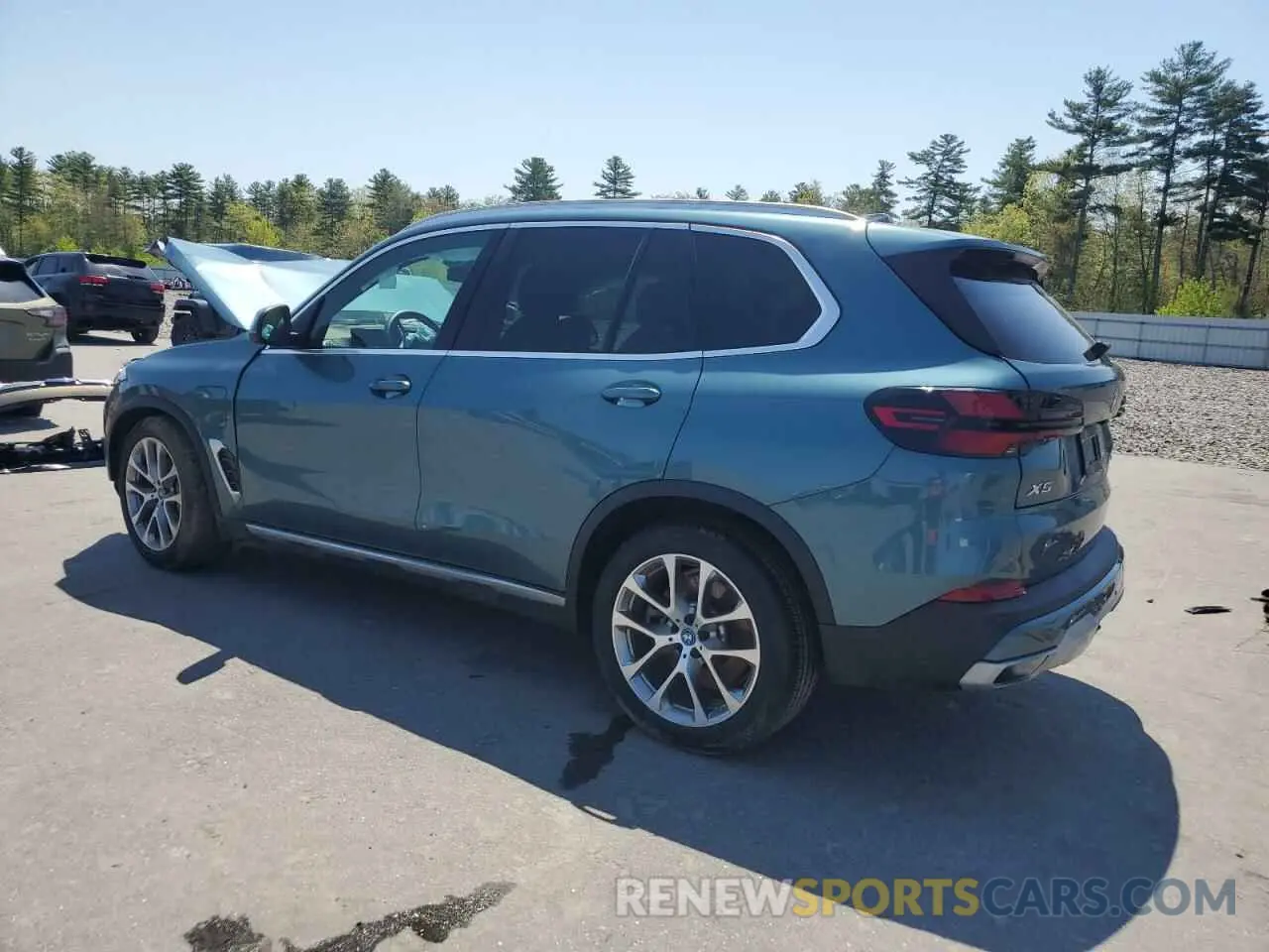 2 Photograph of a damaged car 5UX43EU0XS9X05014 BMW X5 2025