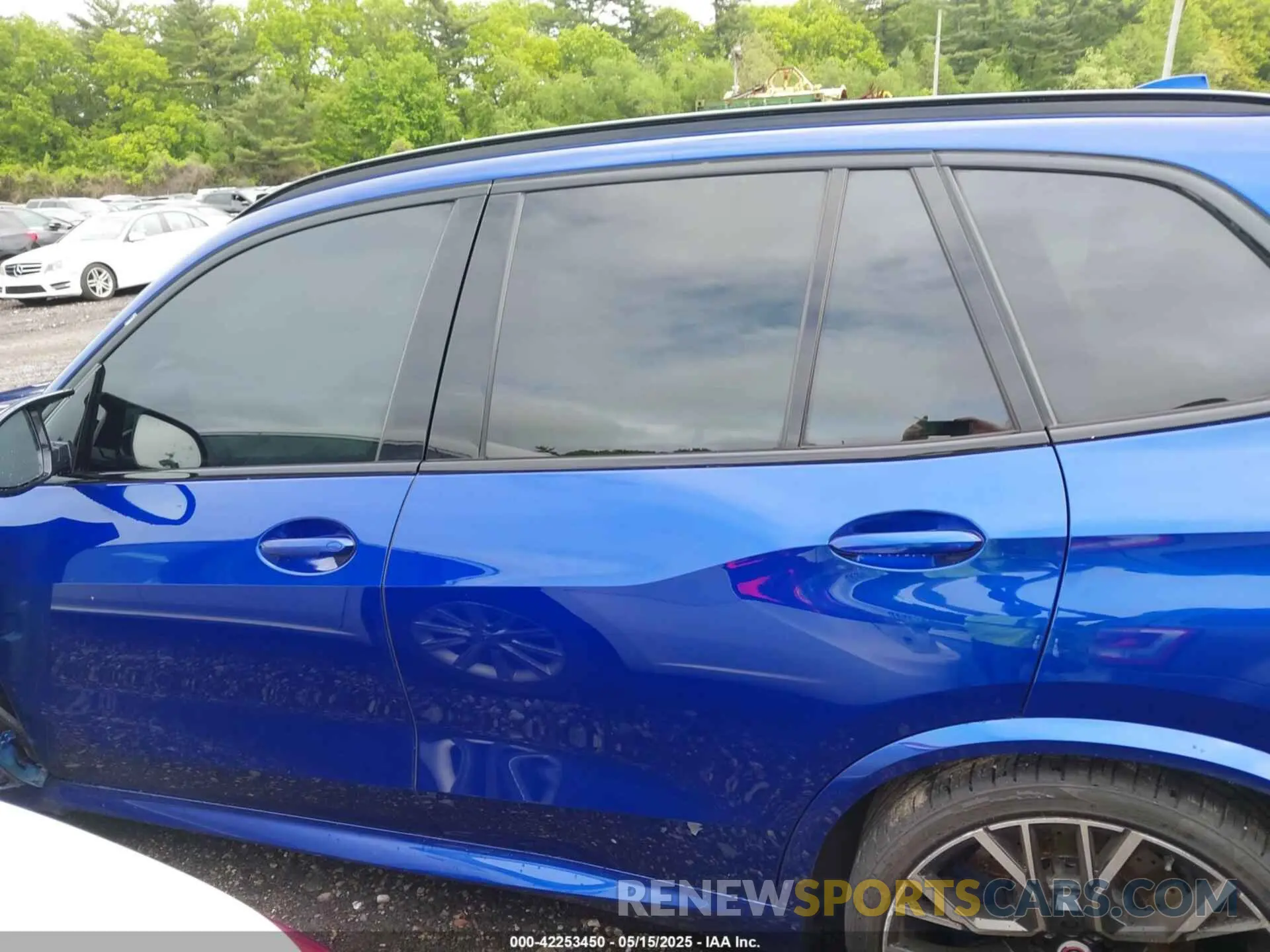 14 Photograph of a damaged car 5YMJU0C04L9C83209 BMW X5 M 2020