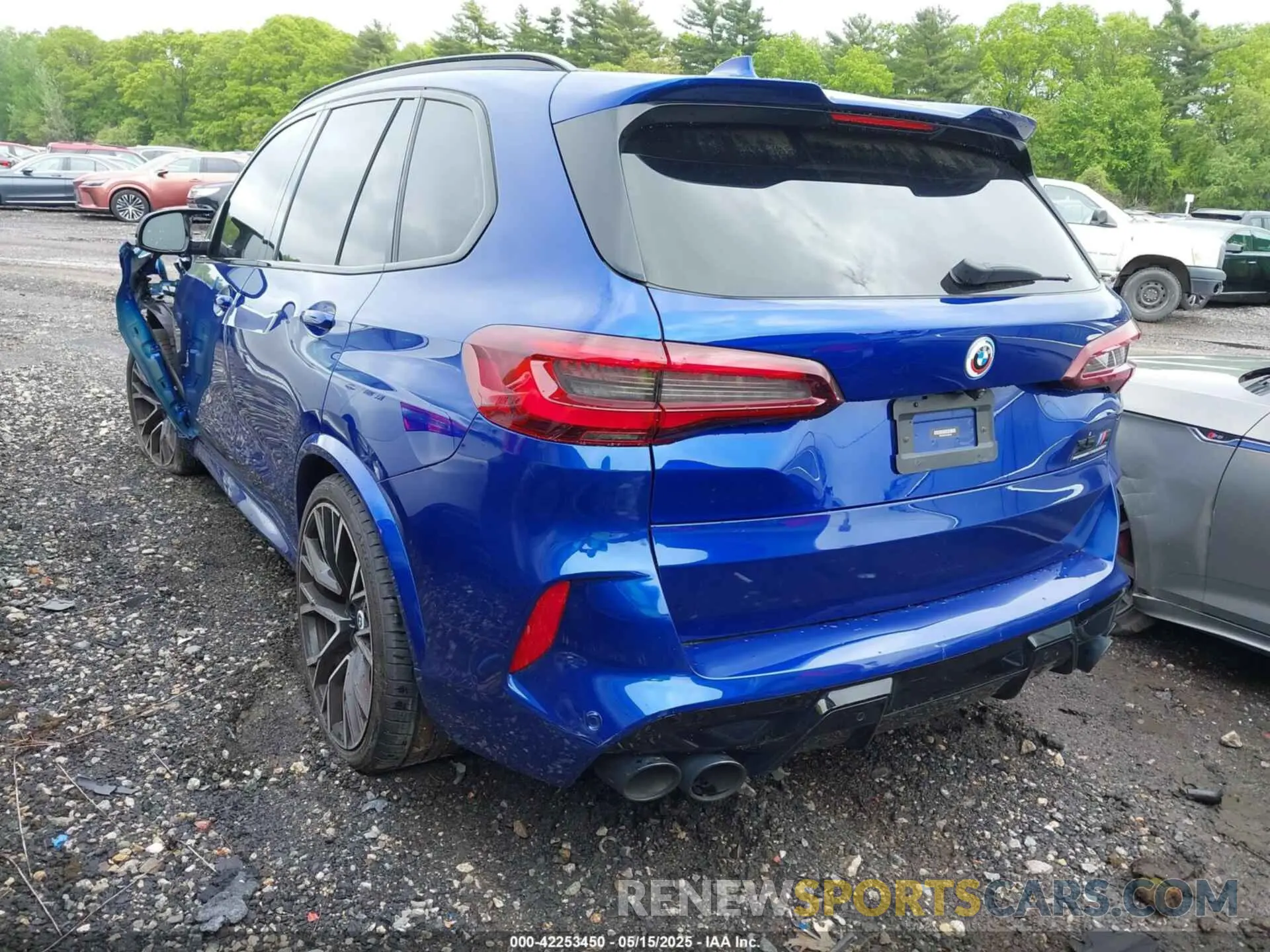 3 Photograph of a damaged car 5YMJU0C04L9C83209 BMW X5 M 2020