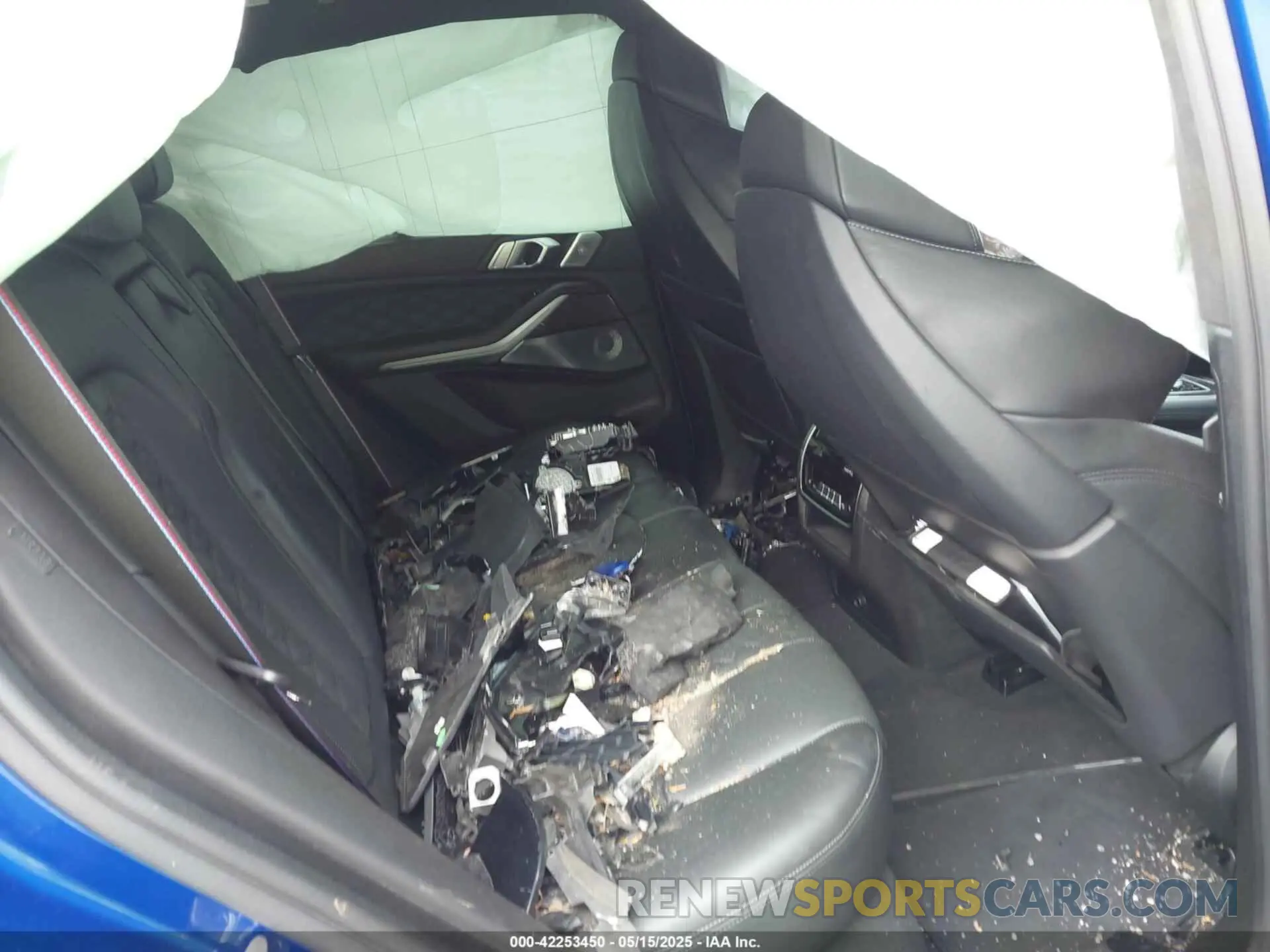 8 Photograph of a damaged car 5YMJU0C04L9C83209 BMW X5 M 2020