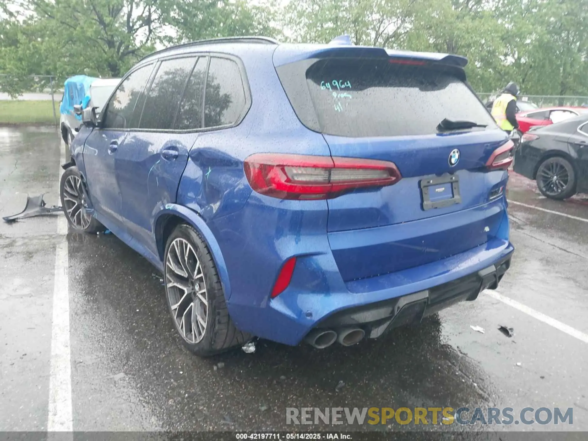 3 Фотография поврежденного автомобиля 5YMJU0C09L9C83612 BMW X5 M 2020