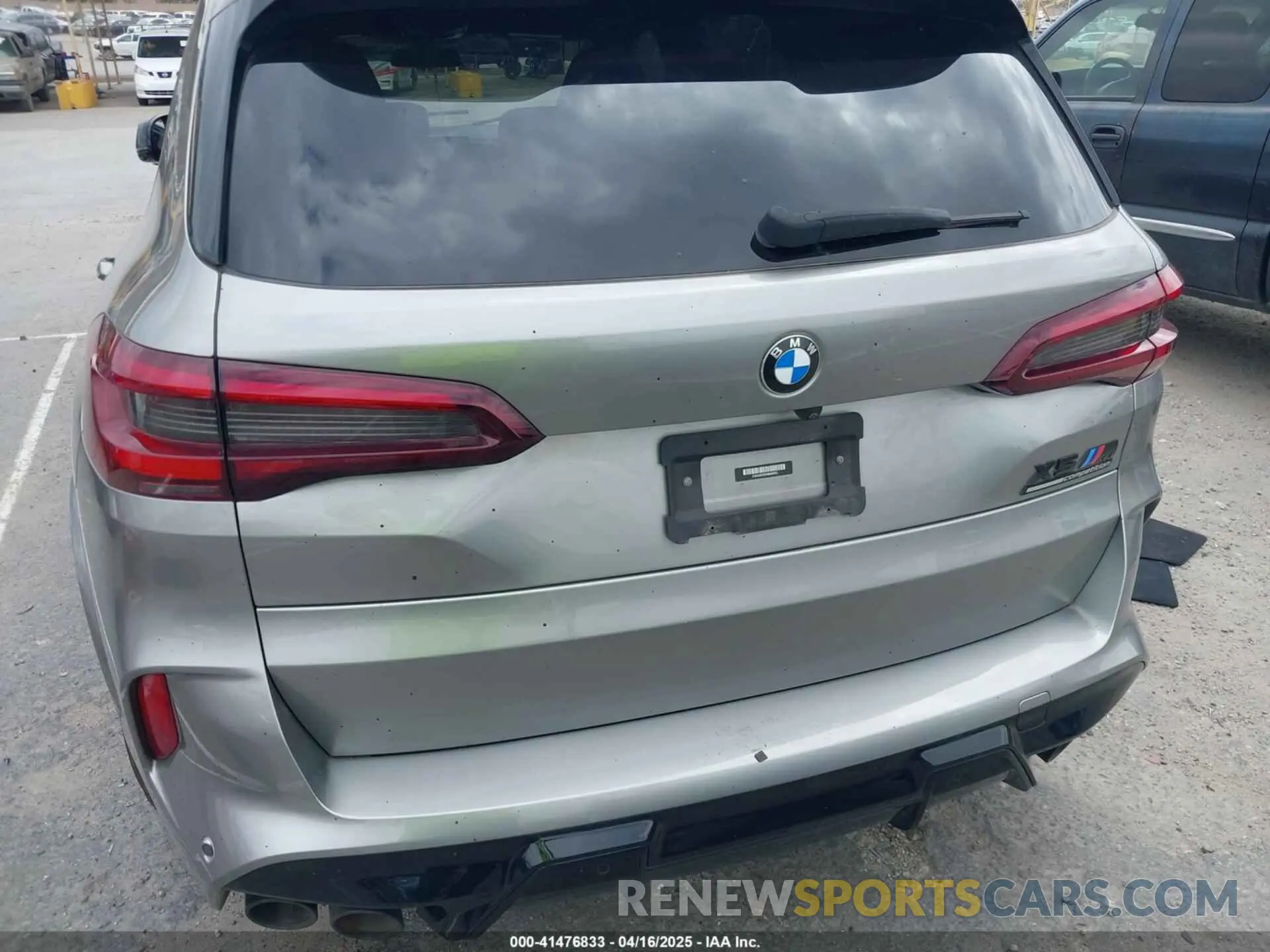 6 Photograph of a damaged car 5YMJU0C00N9M59253 BMW X5 M 2022