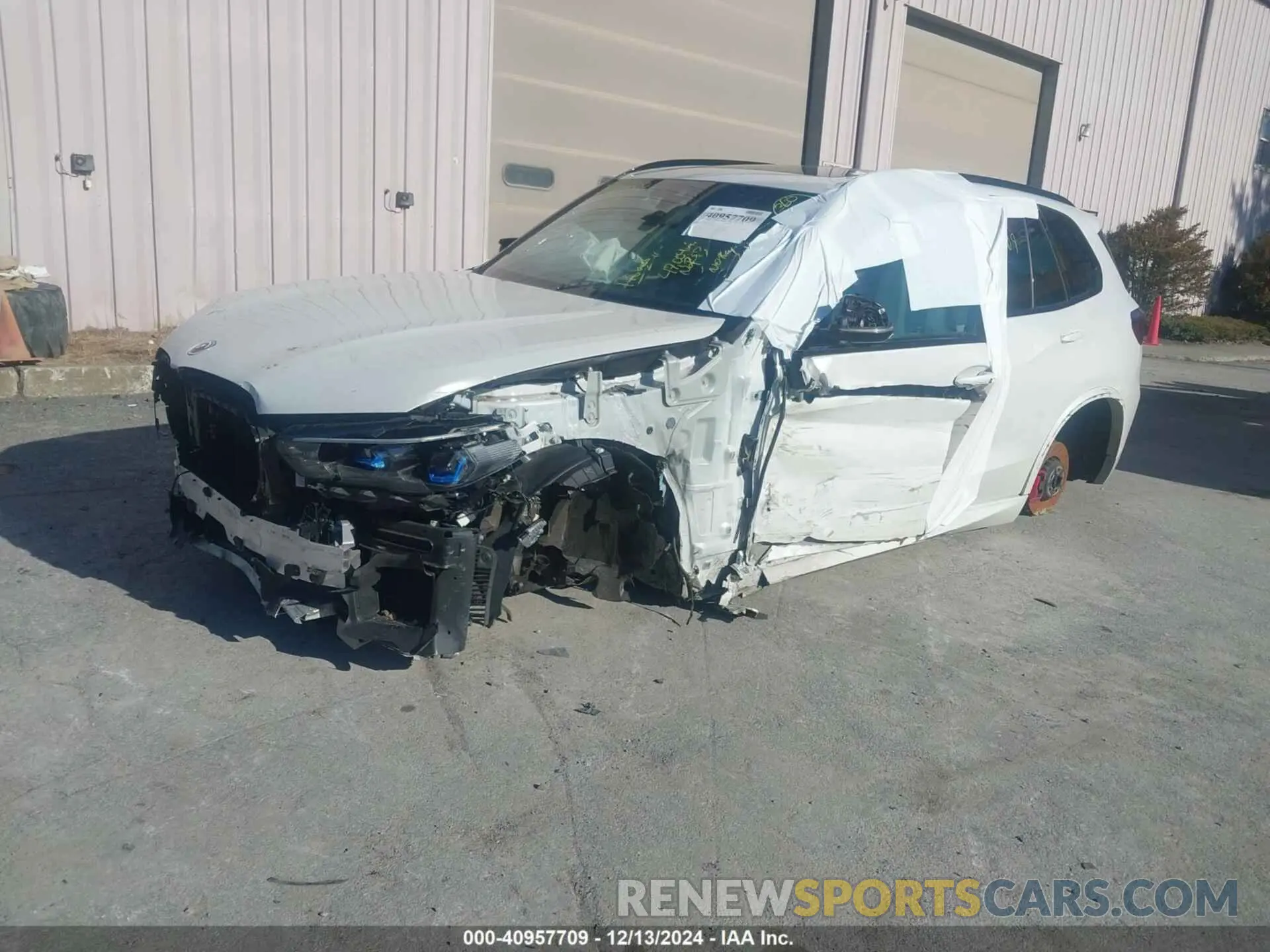 2 Photograph of a damaged car 5YMJU0C03P9R24062 BMW X5 M 2023