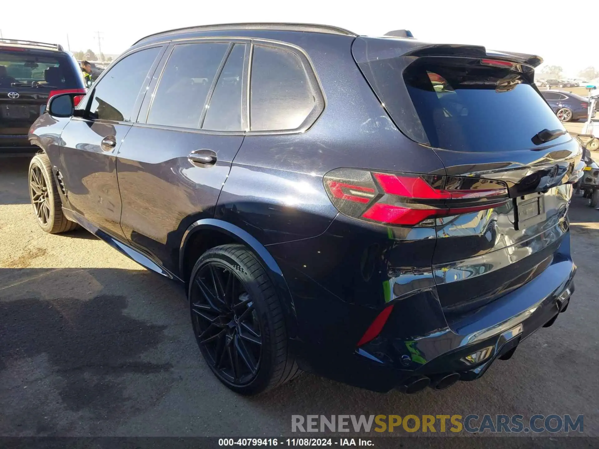 3 Фотография поврежденного автомобиля 5YM13ET08R9U02384 BMW X5 M 2024