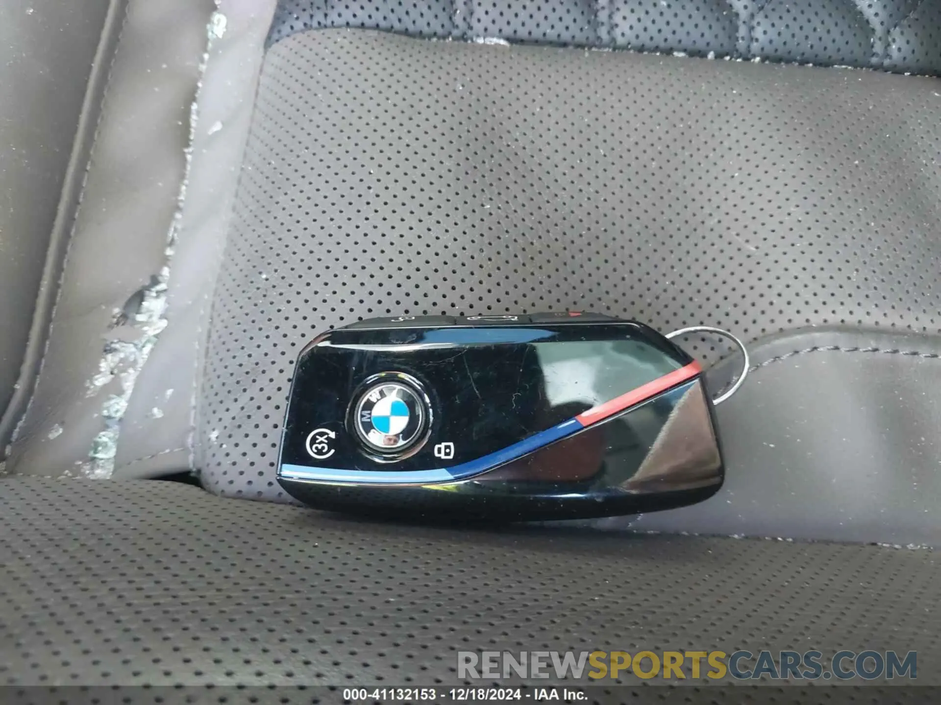 11 Photograph of a damaged car 5YM13ET00S9X22157 BMW X5 M 2025