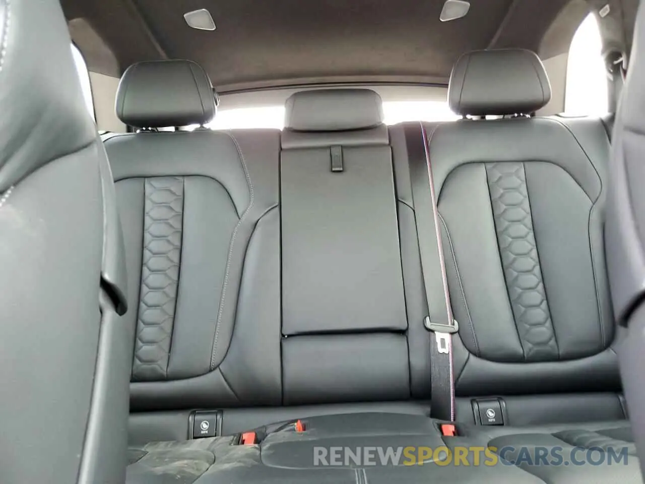 10 Фотография поврежденного автомобиля 5YM13ET02R9T87400 BMW X5 M COMPE 2024