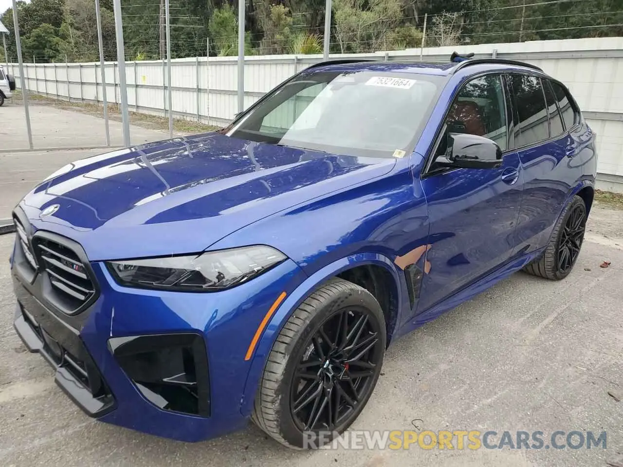 1 Фотография поврежденного автомобиля 5YM13ET09S9X53469 BMW X5 M COMPE 2025