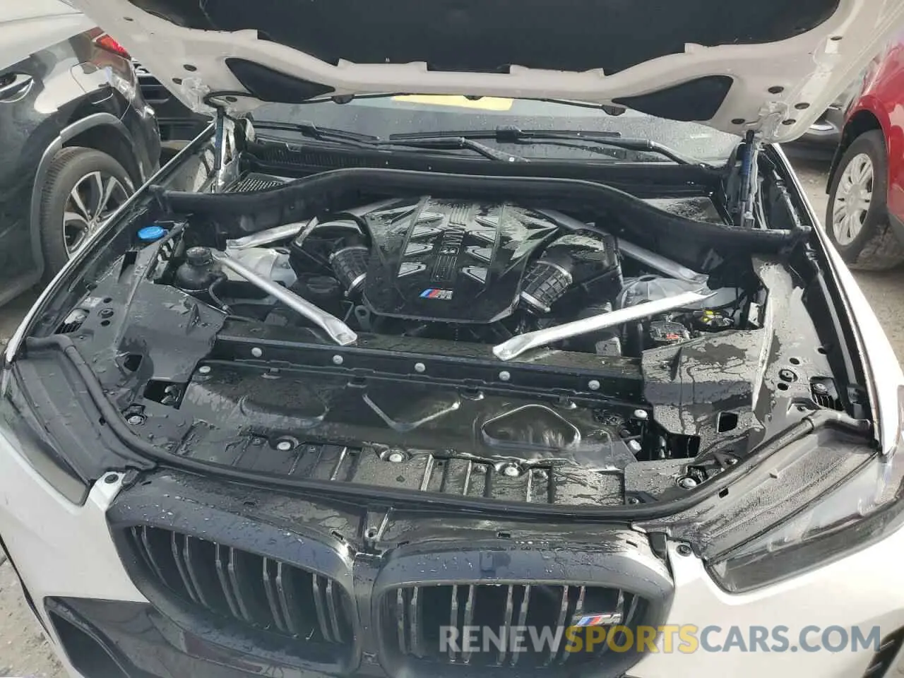 12 Photograph of a damaged car 5UX33EU01R9U55250 BMW X5 M60I 2024