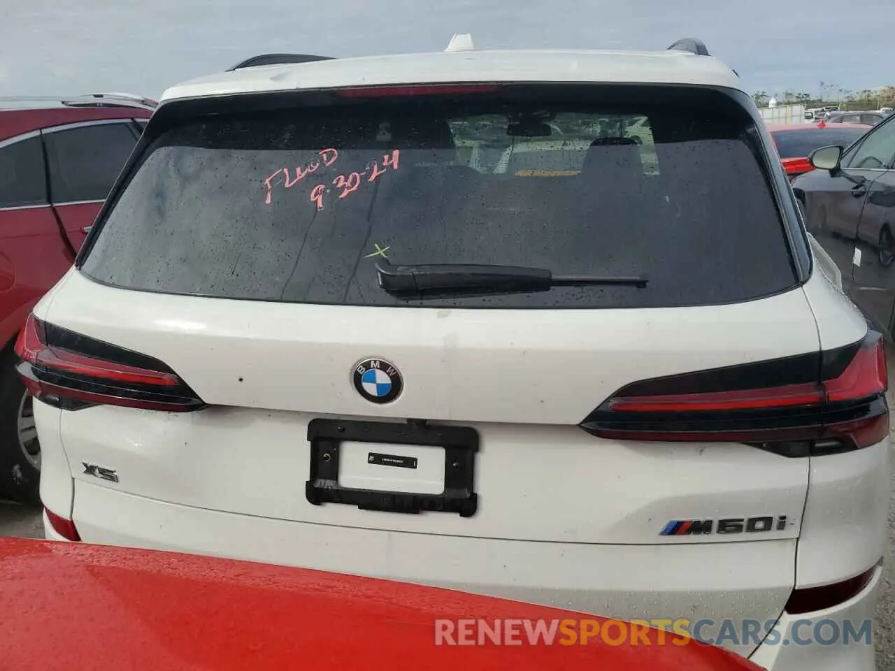 6 Photograph of a damaged car 5UX33EU01R9U55250 BMW X5 M60I 2024
