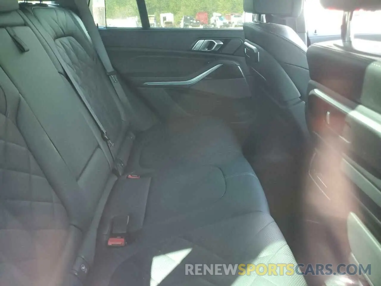 10 Фотография поврежденного автомобиля 5UX33EU05R9T83162 BMW X5 M60I 2024