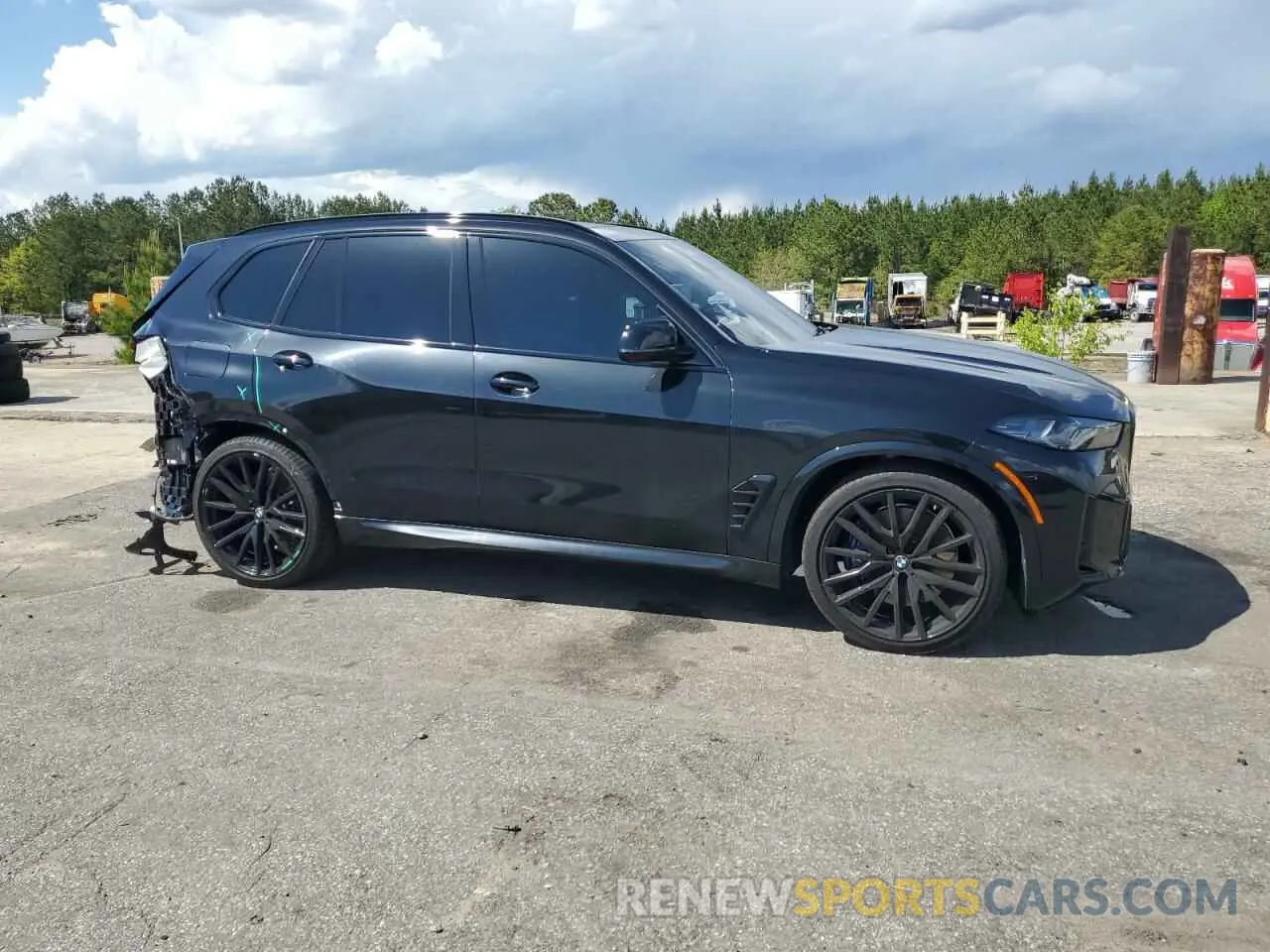 4 Фотография поврежденного автомобиля 5UX33EU05R9T83162 BMW X5 M60I 2024