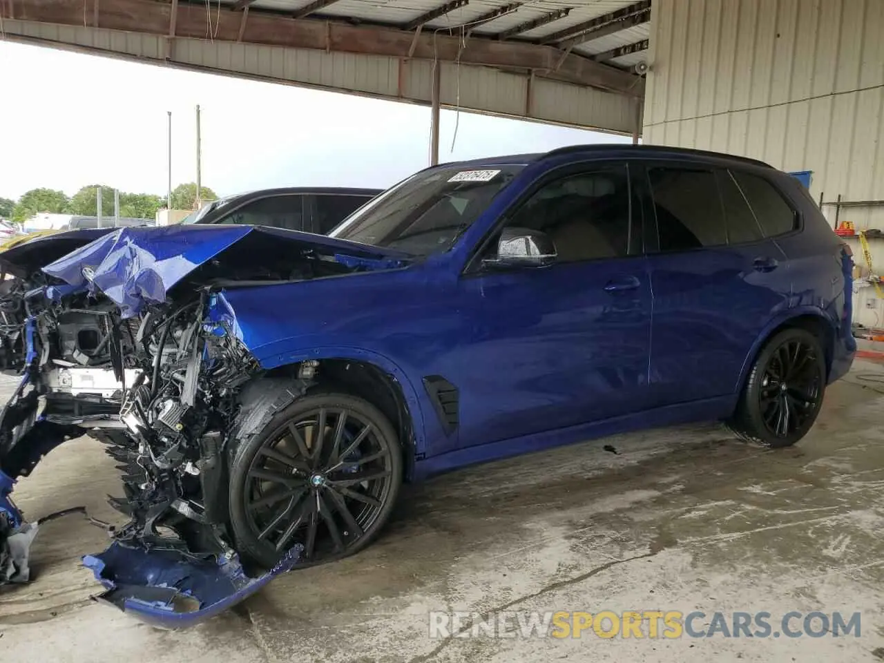 1 Фотография поврежденного автомобиля 5UX33EU09R9T85271 BMW X5 M60I 2024