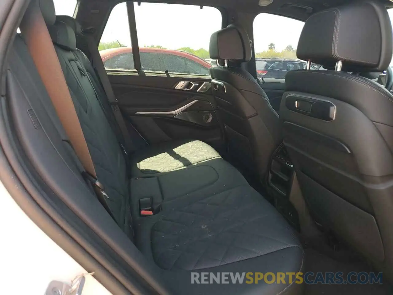 11 Photograph of a damaged car 5UX33EU06S9X27846 BMW X5 M60I 2025