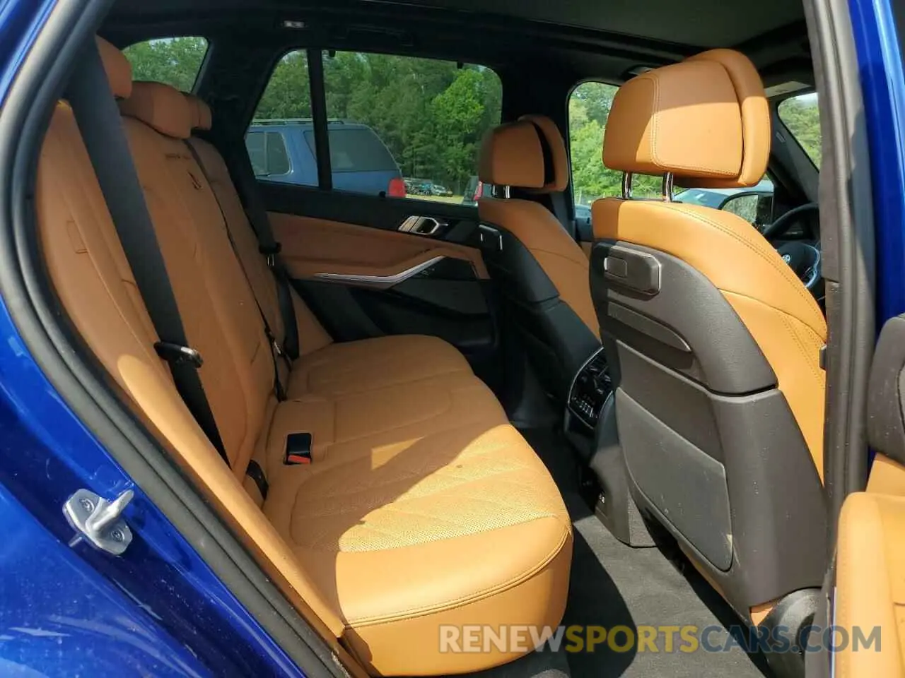 10 Photograph of a damaged car 5UX33EU0XT9026129 BMW X5 M60I 2026