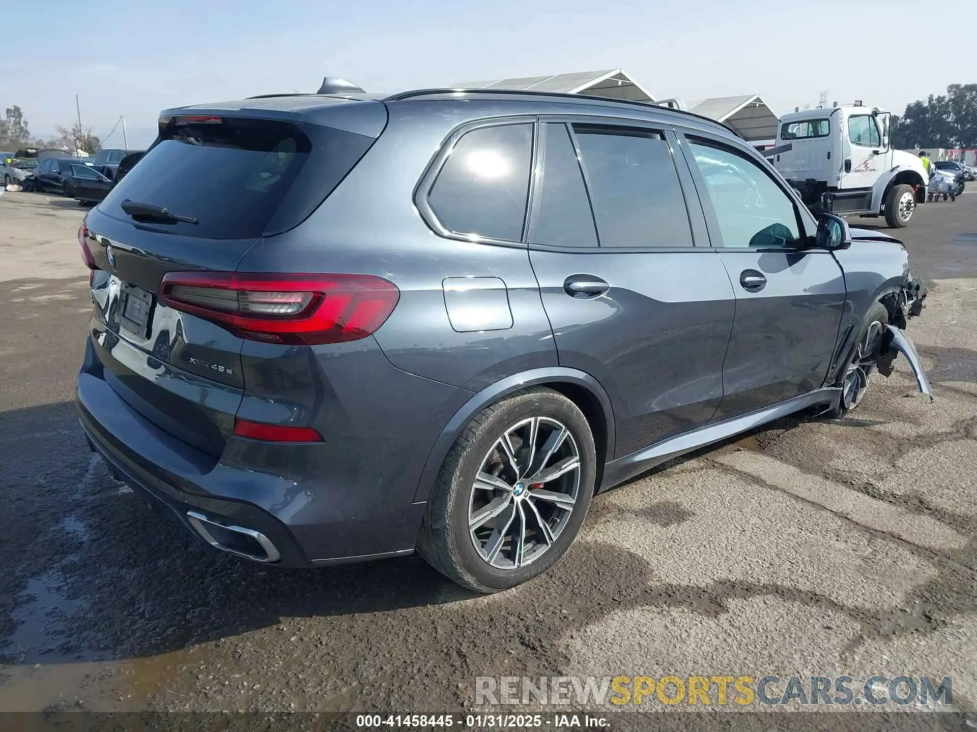 4 Photograph of a damaged car 5UXTA6C00M9D24349 BMW X5 PHEV 2021
