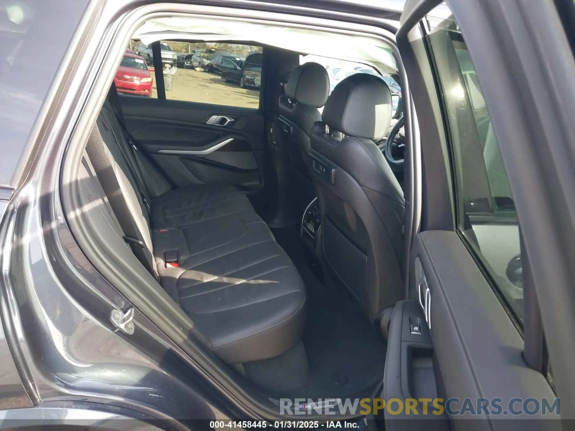 8 Photograph of a damaged car 5UXTA6C00M9D24349 BMW X5 PHEV 2021