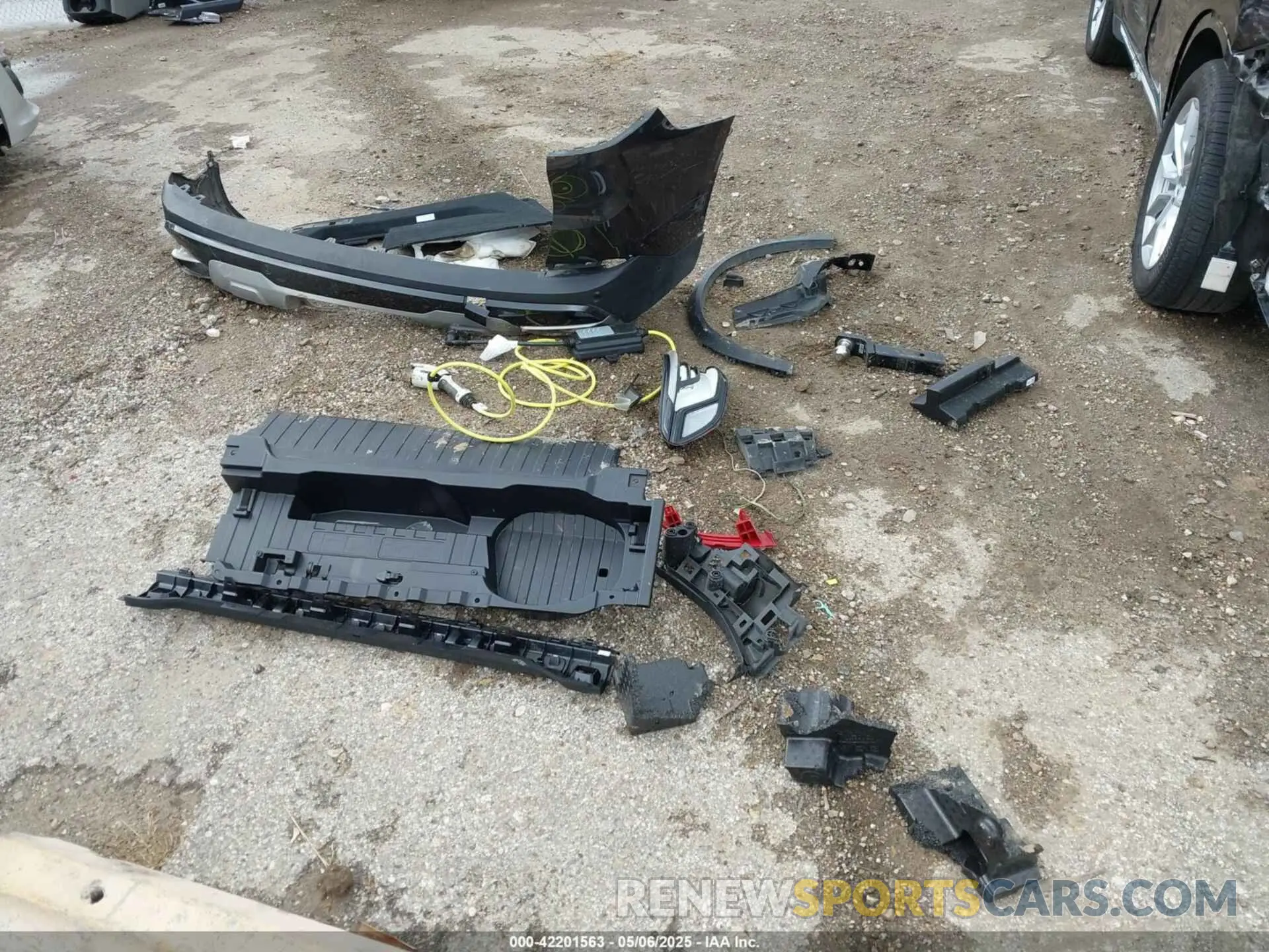 12 Фотография поврежденного автомобиля 5UXTA6C02M9F88978 BMW X5 PHEV 2021