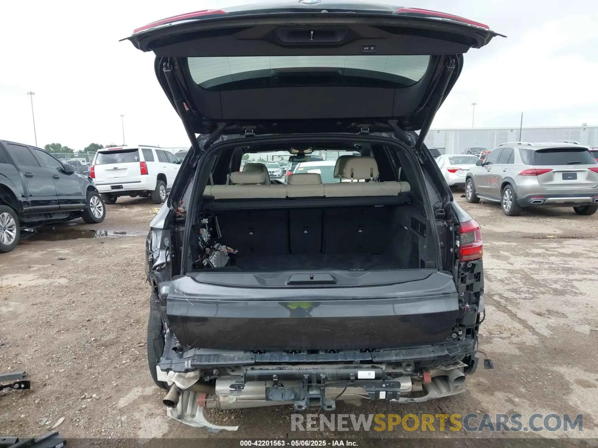 18 Фотография поврежденного автомобиля 5UXTA6C02M9F88978 BMW X5 PHEV 2021