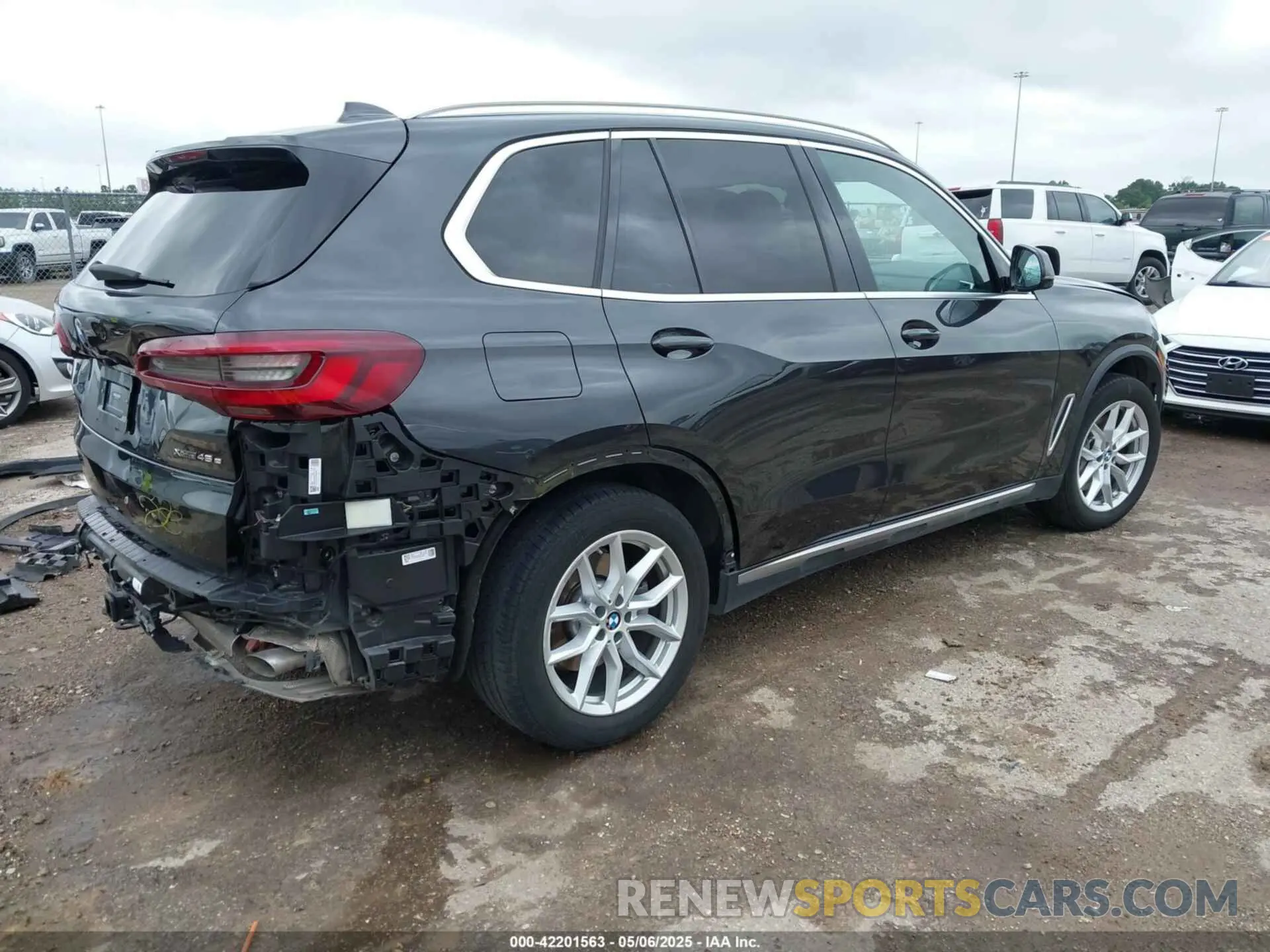 4 Фотография поврежденного автомобиля 5UXTA6C02M9F88978 BMW X5 PHEV 2021