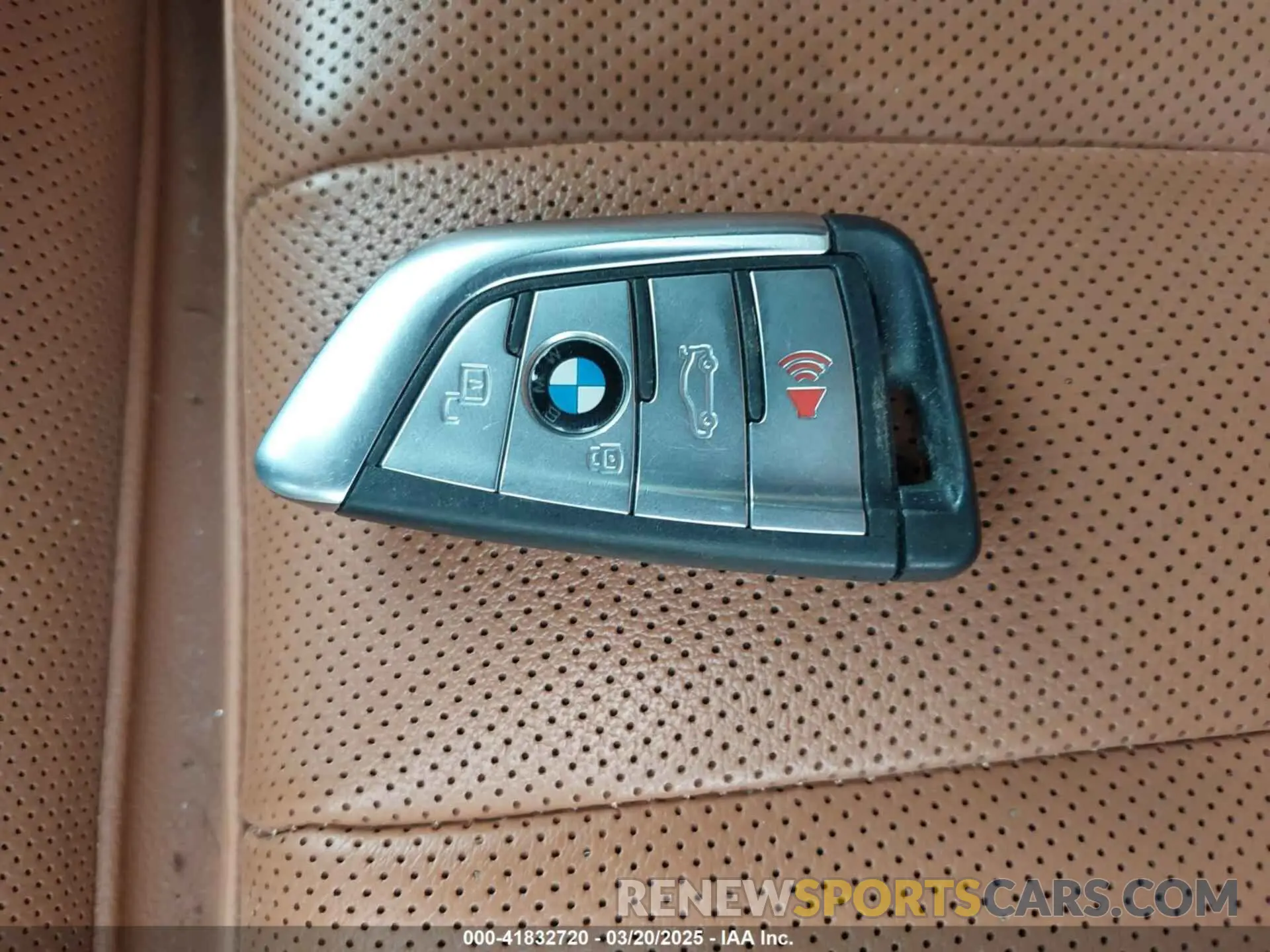 11 Photograph of a damaged car 5UXTA6C07M9F32034 BMW X5 PHEV 2021