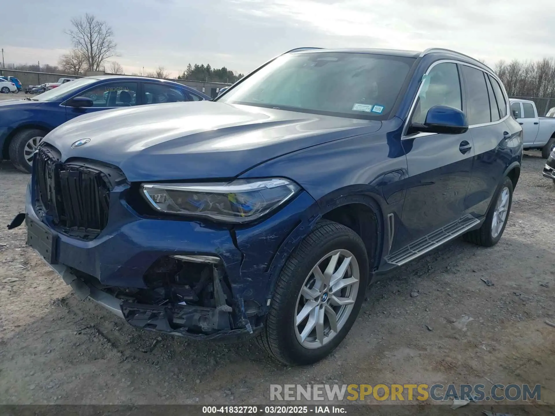 2 Photograph of a damaged car 5UXTA6C07M9F32034 BMW X5 PHEV 2021
