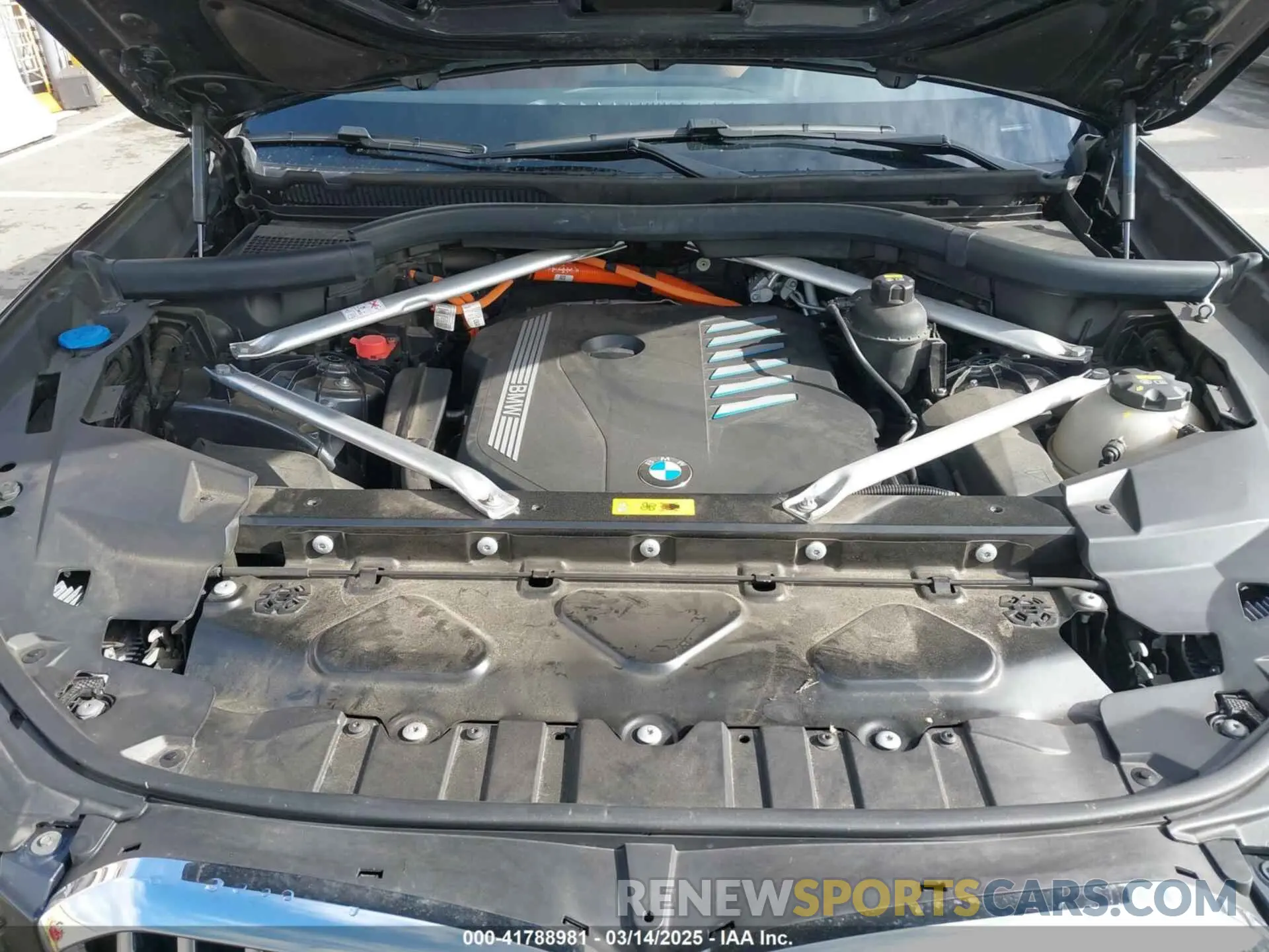 10 Фотография поврежденного автомобиля 5UXTA6C09M9D26035 BMW X5 PHEV 2021