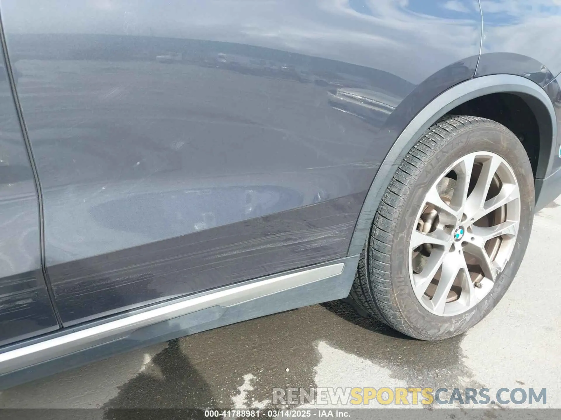 18 Фотография поврежденного автомобиля 5UXTA6C09M9D26035 BMW X5 PHEV 2021