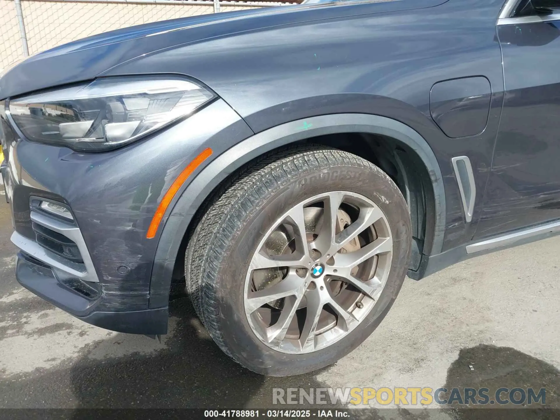 6 Фотография поврежденного автомобиля 5UXTA6C09M9D26035 BMW X5 PHEV 2021