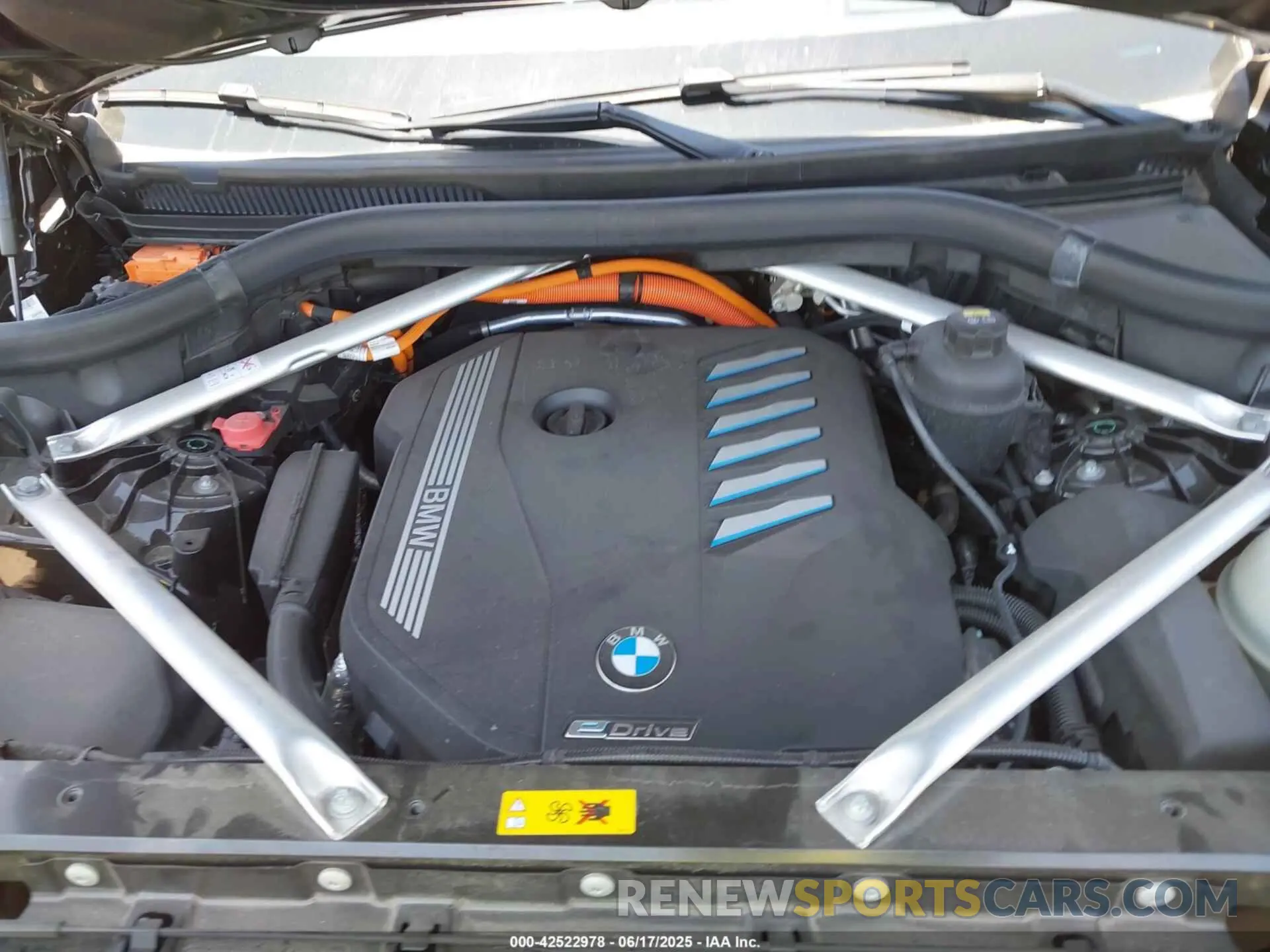 10 Фотография поврежденного автомобиля 5UXTA6C09M9E24711 BMW X5 PHEV 2021