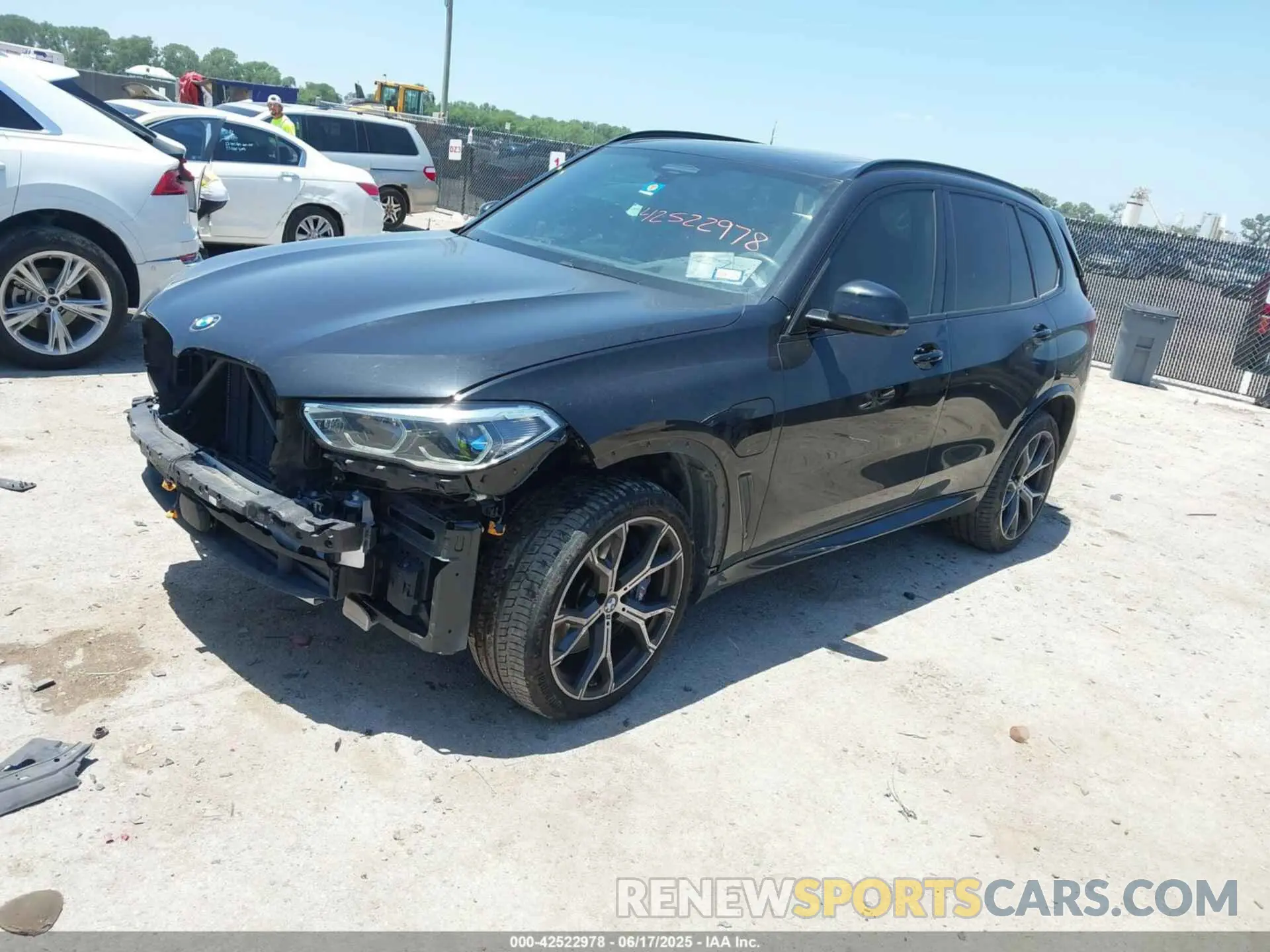 2 Фотография поврежденного автомобиля 5UXTA6C09M9E24711 BMW X5 PHEV 2021