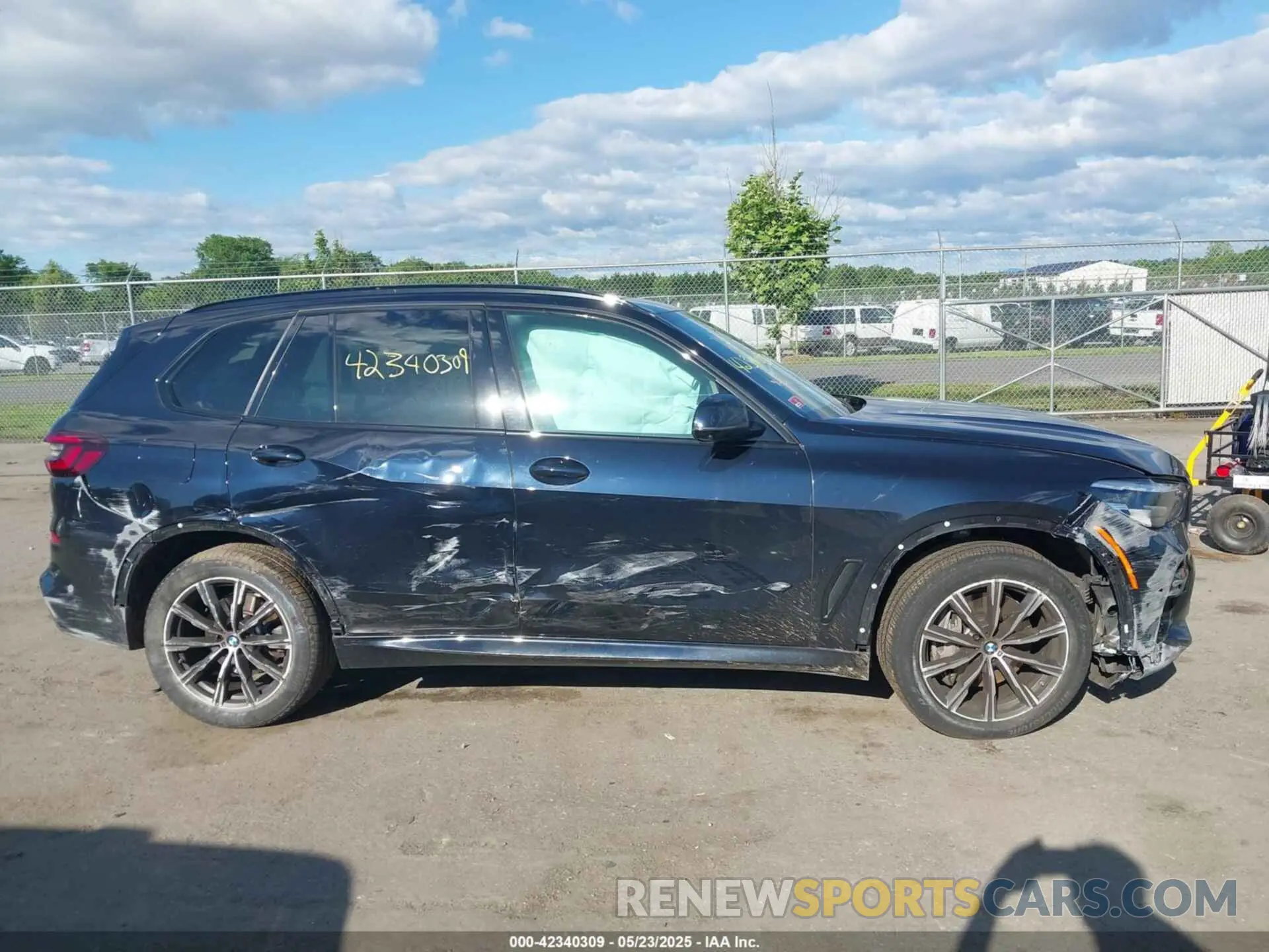 13 Фотография поврежденного автомобиля 5UXTA6C09M9F27367 BMW X5 PHEV 2021