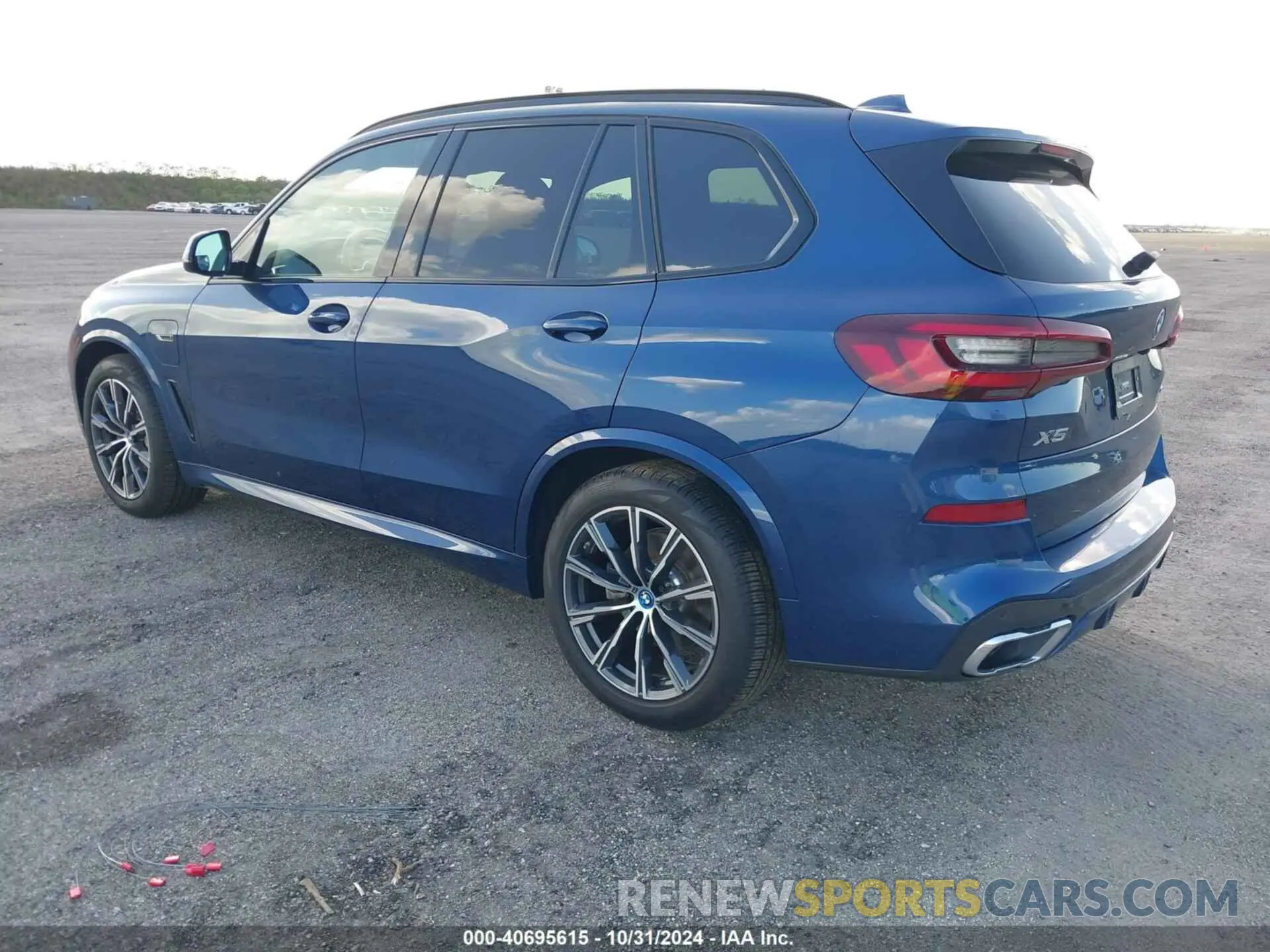 3 Photograph of a damaged car 5UXTA6C03N9L92563 BMW X5 PHEV 2022