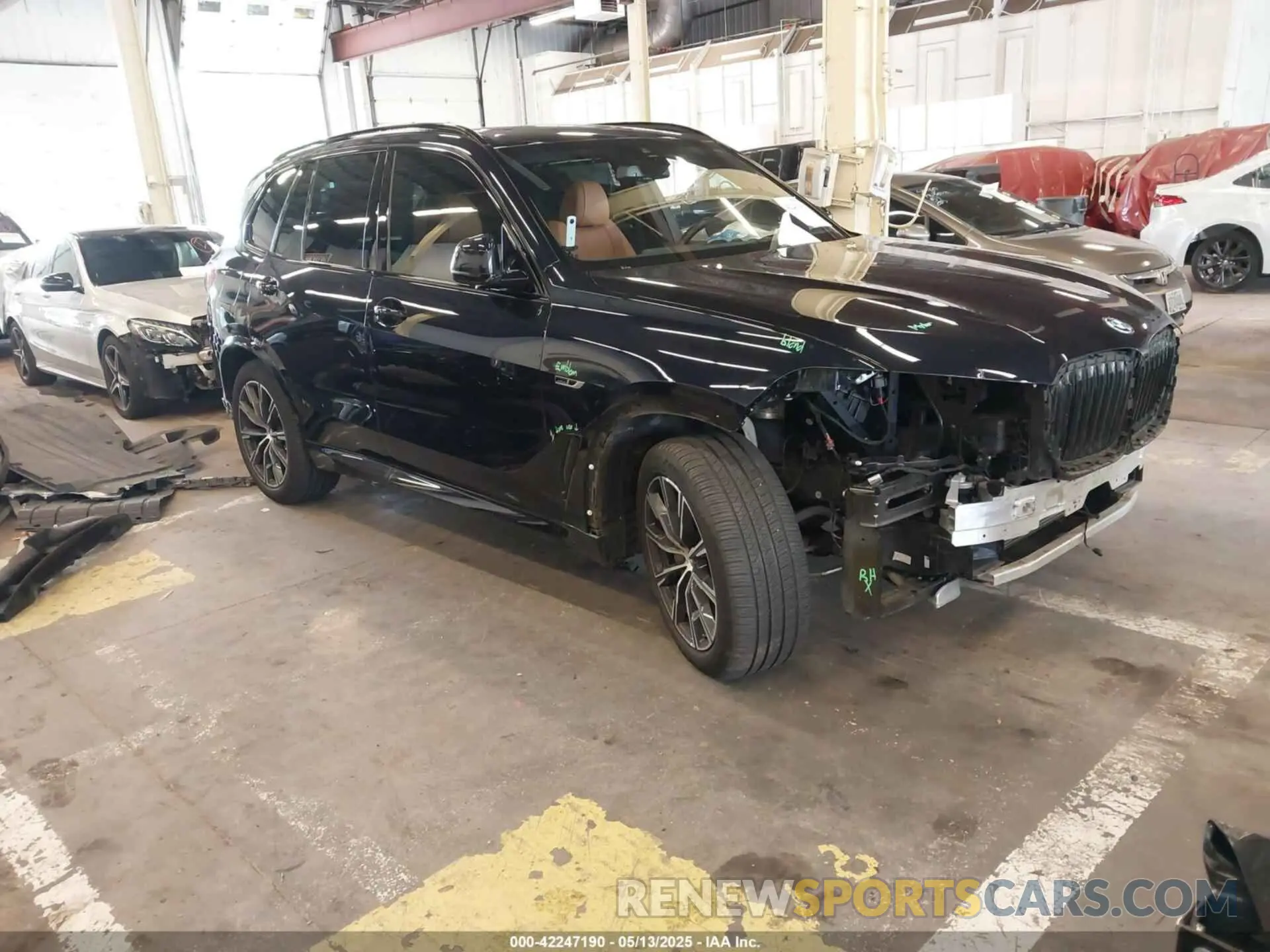 1 Фотография поврежденного автомобиля 5UXTA6C05N9L41274 BMW X5 PHEV 2022