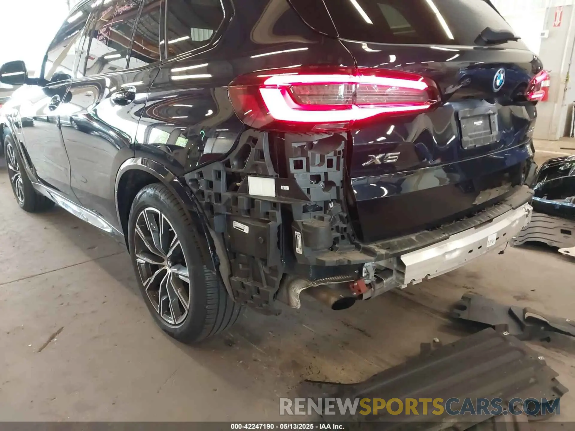 19 Фотография поврежденного автомобиля 5UXTA6C05N9L41274 BMW X5 PHEV 2022