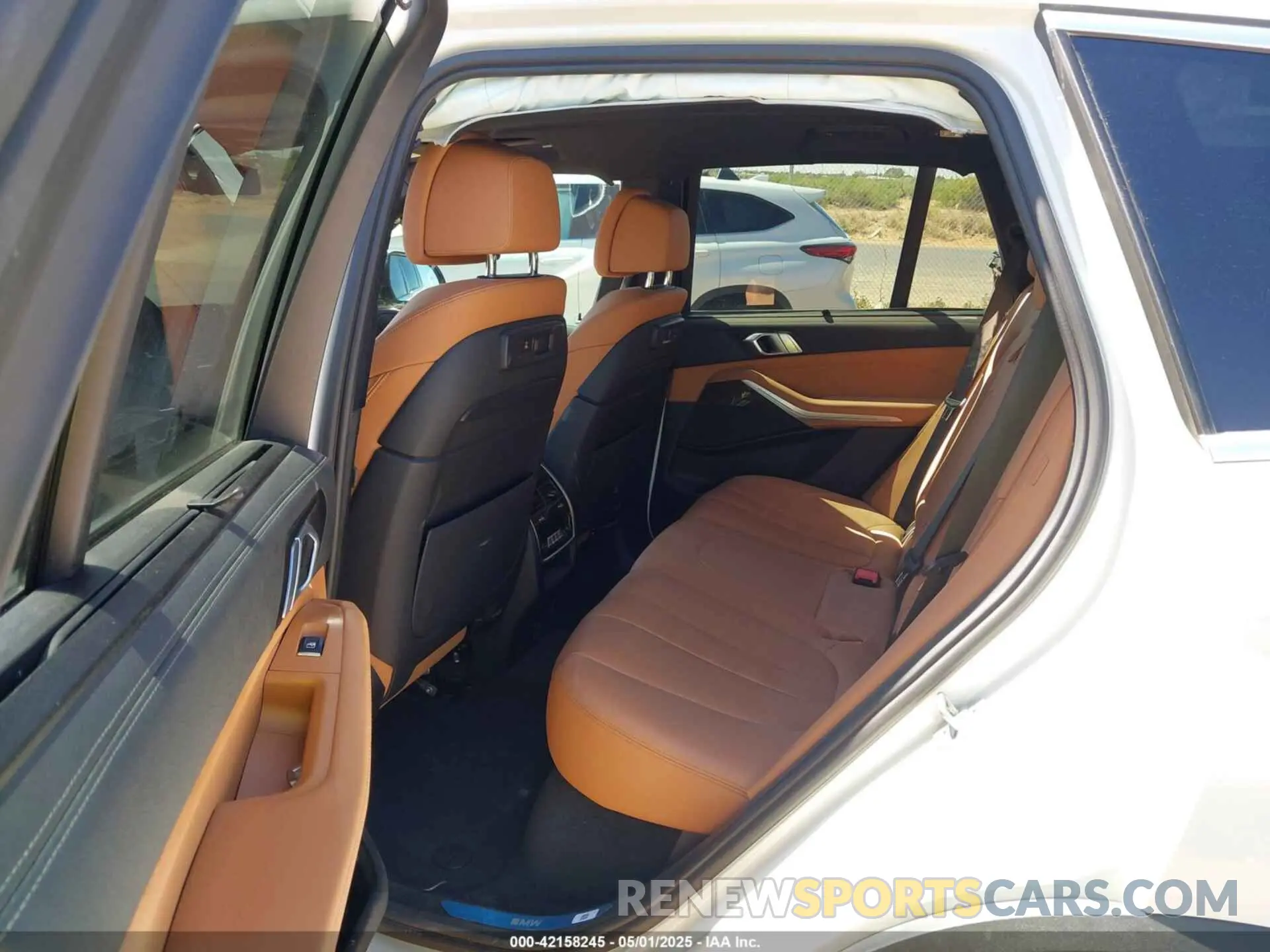 8 Photograph of a damaged car 5UXTA6C06N9L85008 BMW X5 PHEV 2022