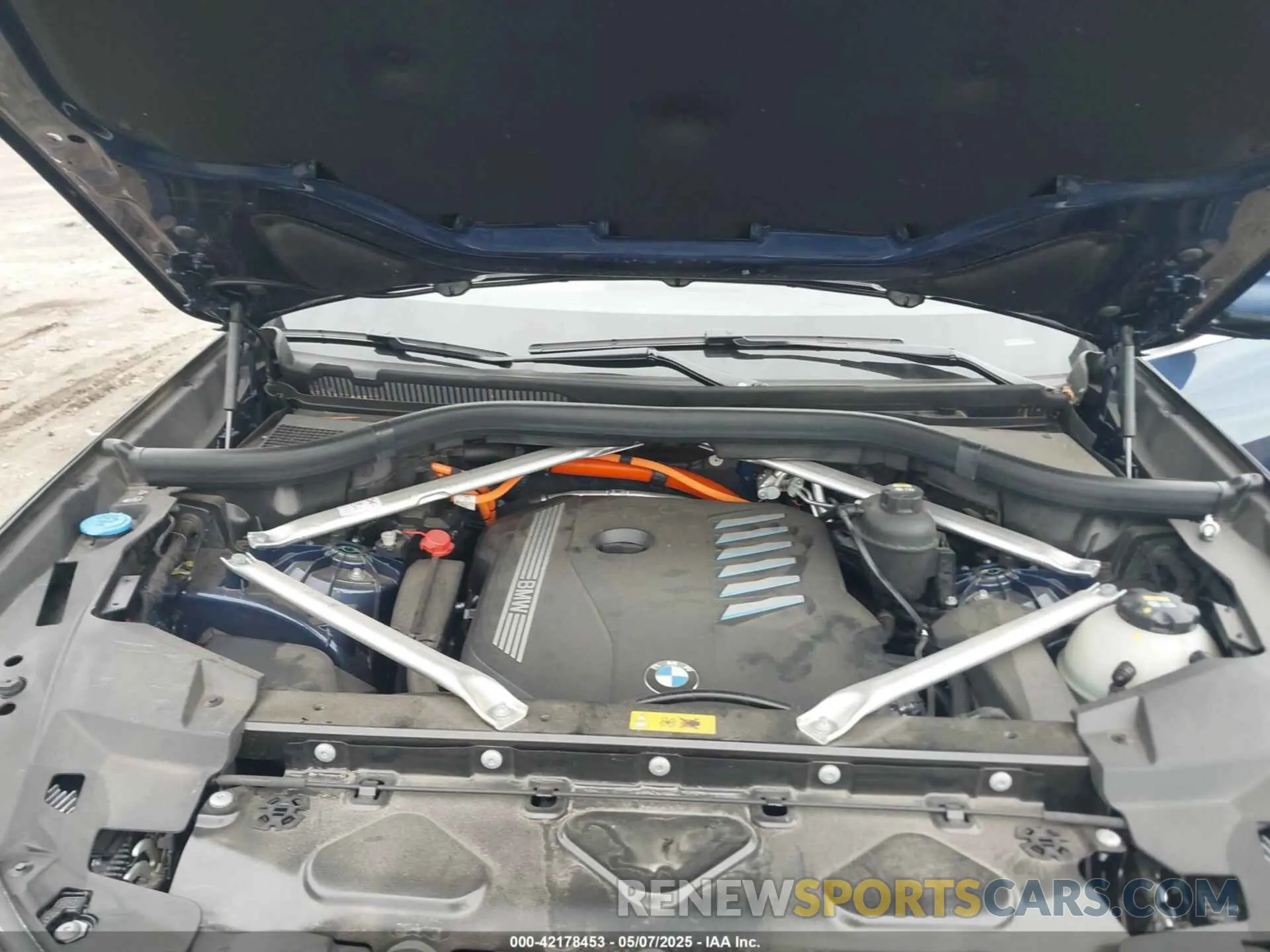 10 Photograph of a damaged car 5UXTA6C06N9M08044 BMW X5 PHEV 2022