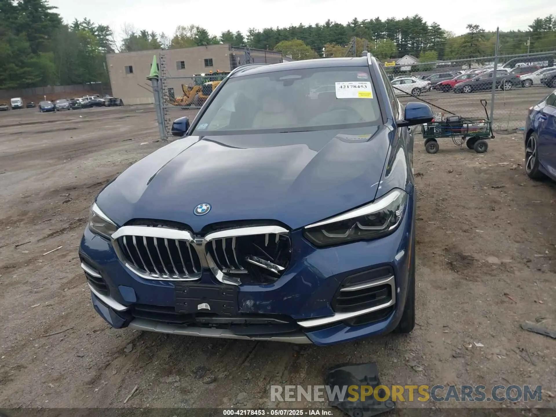 12 Photograph of a damaged car 5UXTA6C06N9M08044 BMW X5 PHEV 2022