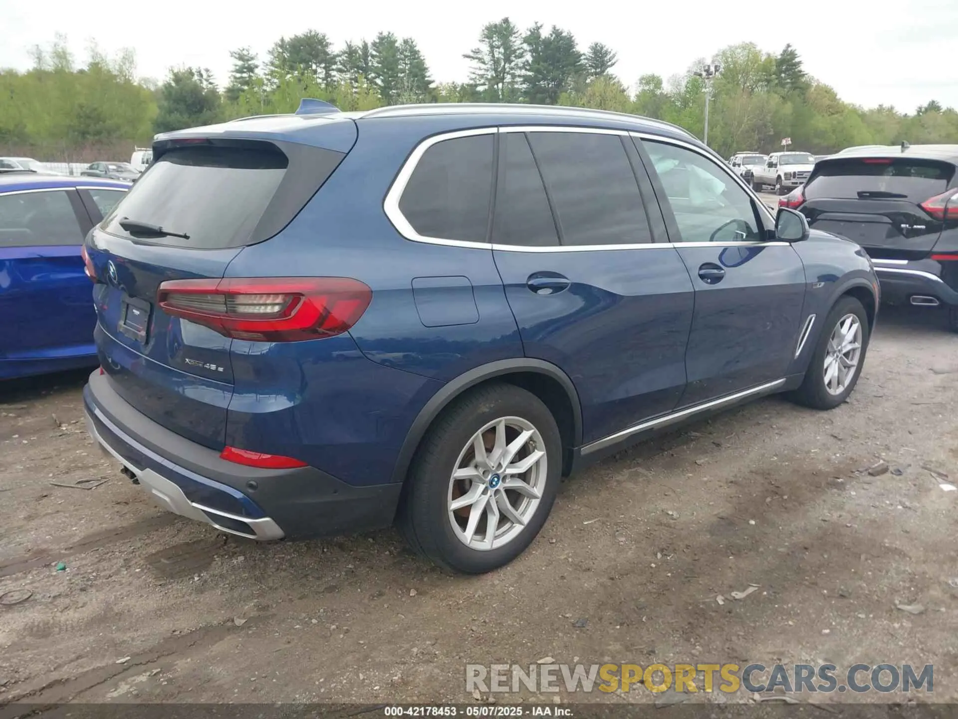 4 Photograph of a damaged car 5UXTA6C06N9M08044 BMW X5 PHEV 2022