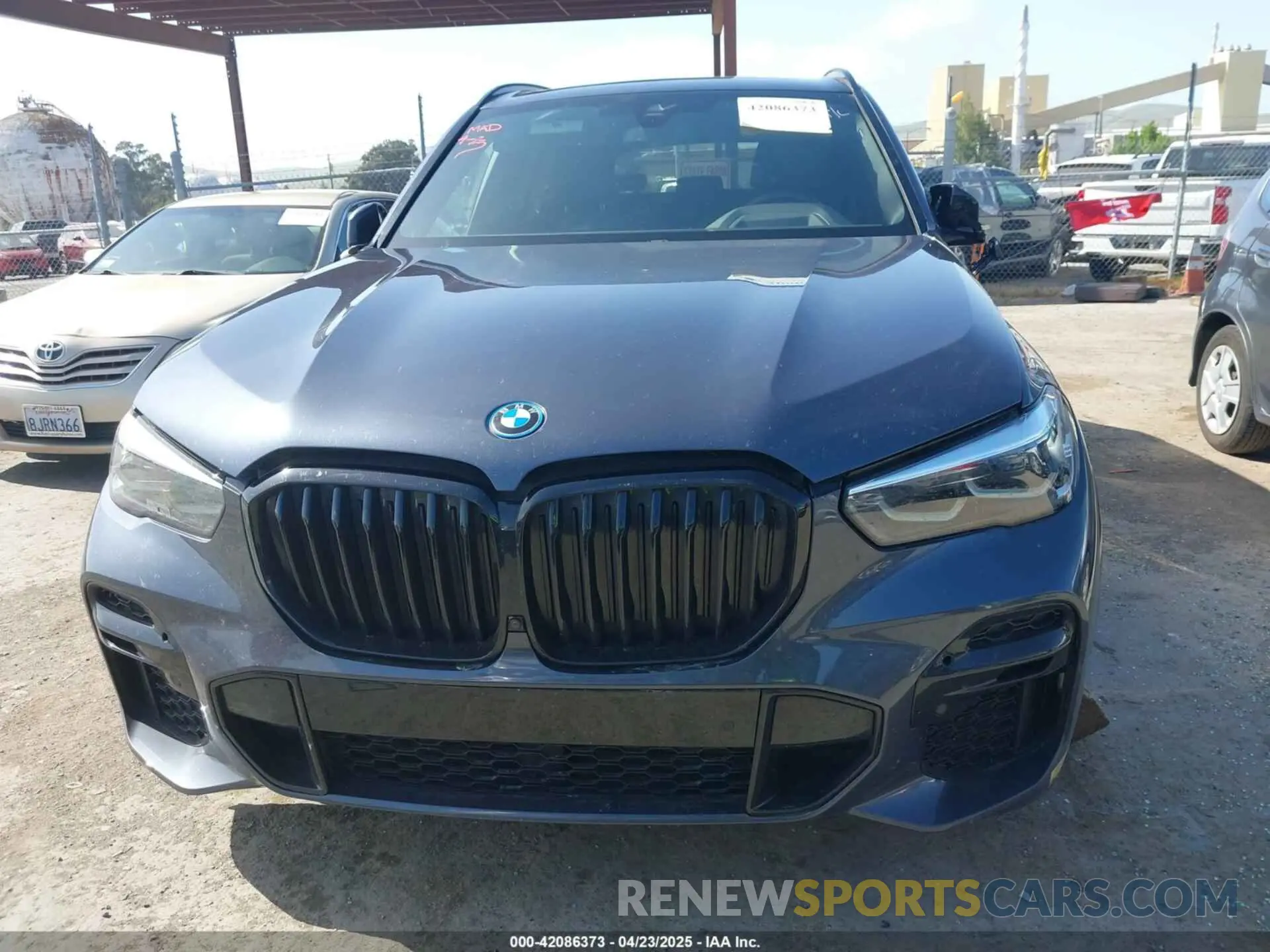 12 Photograph of a damaged car 5UXTA6C07N9J29881 BMW X5 PHEV 2022