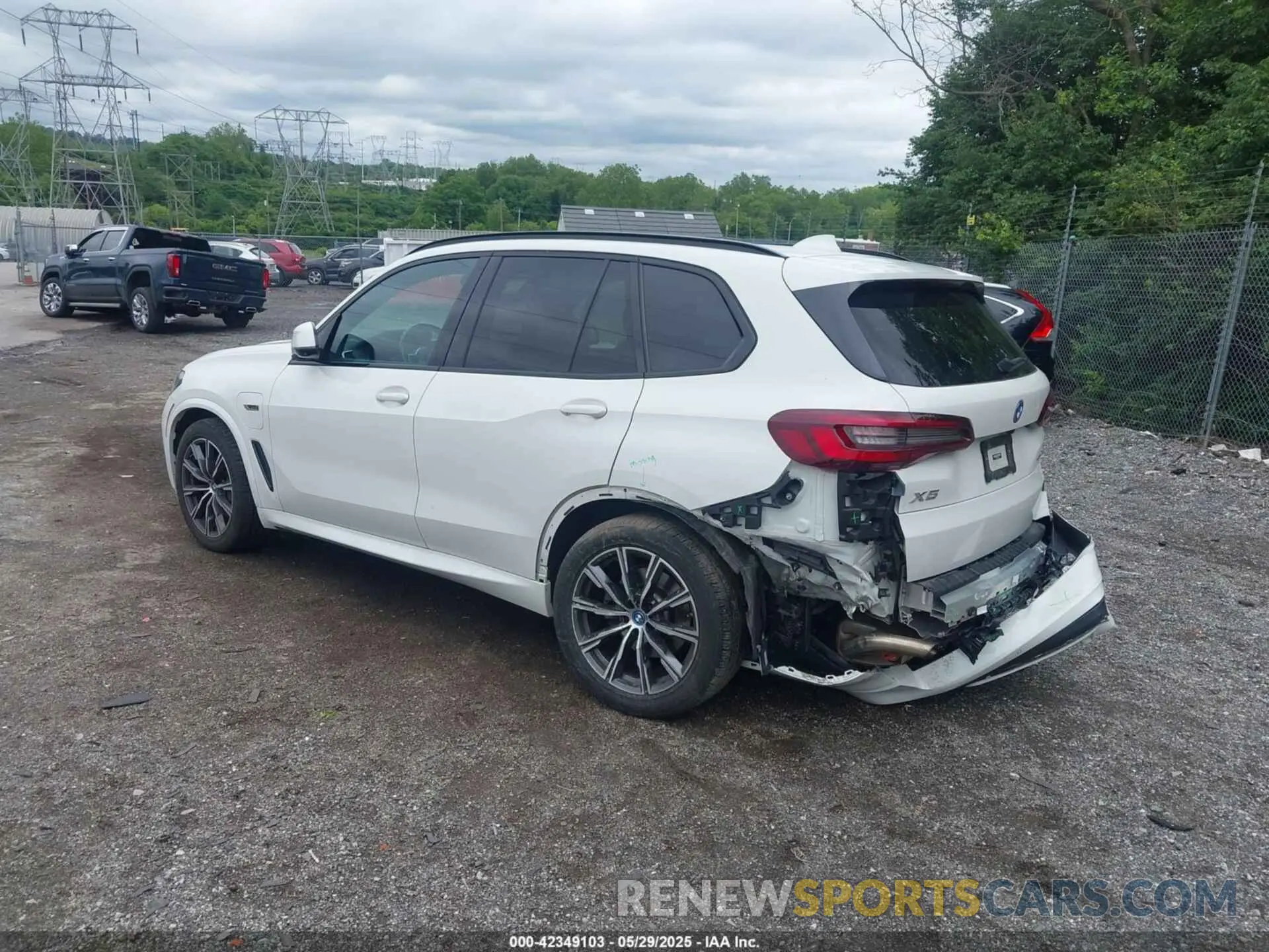 3 Photograph of a damaged car 5UXTA6C07N9M99521 BMW X5 PHEV 2022