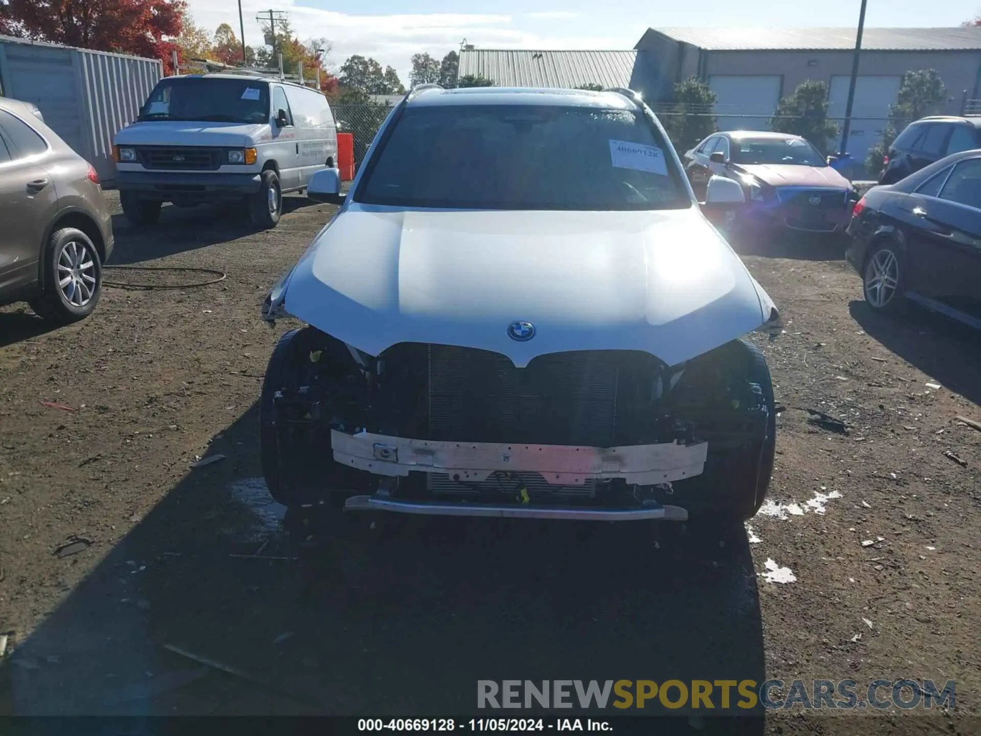 6 Photograph of a damaged car 5UXTA6C01P9P91992 BMW X5 PHEV 2023