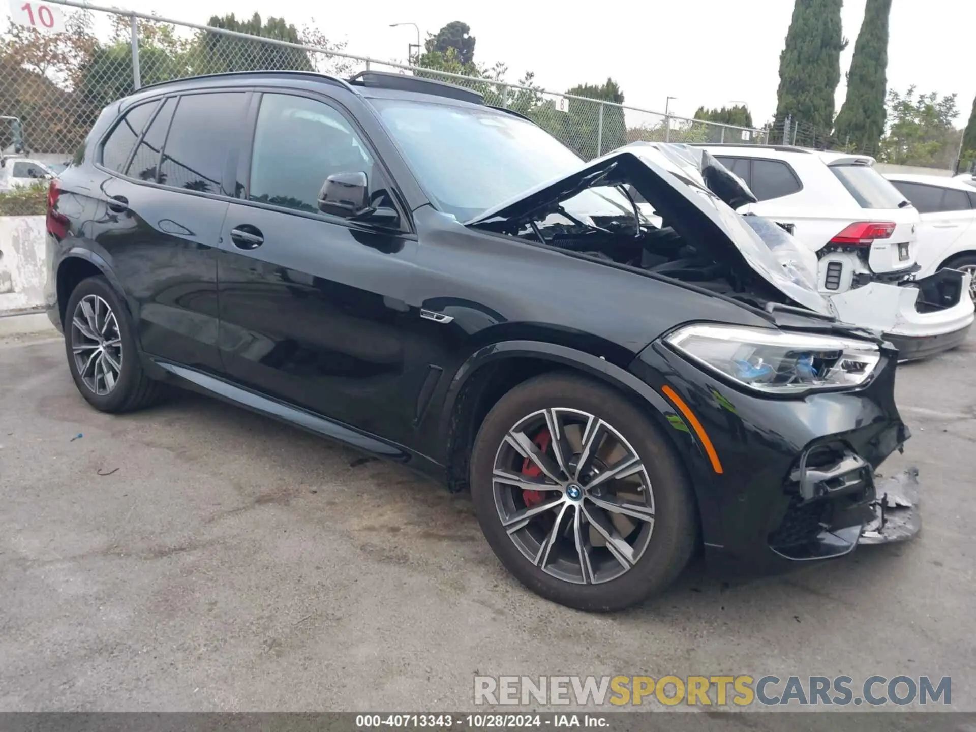 1 Фотография поврежденного автомобиля 5UXTA6C02P9P59732 BMW X5 PHEV 2023