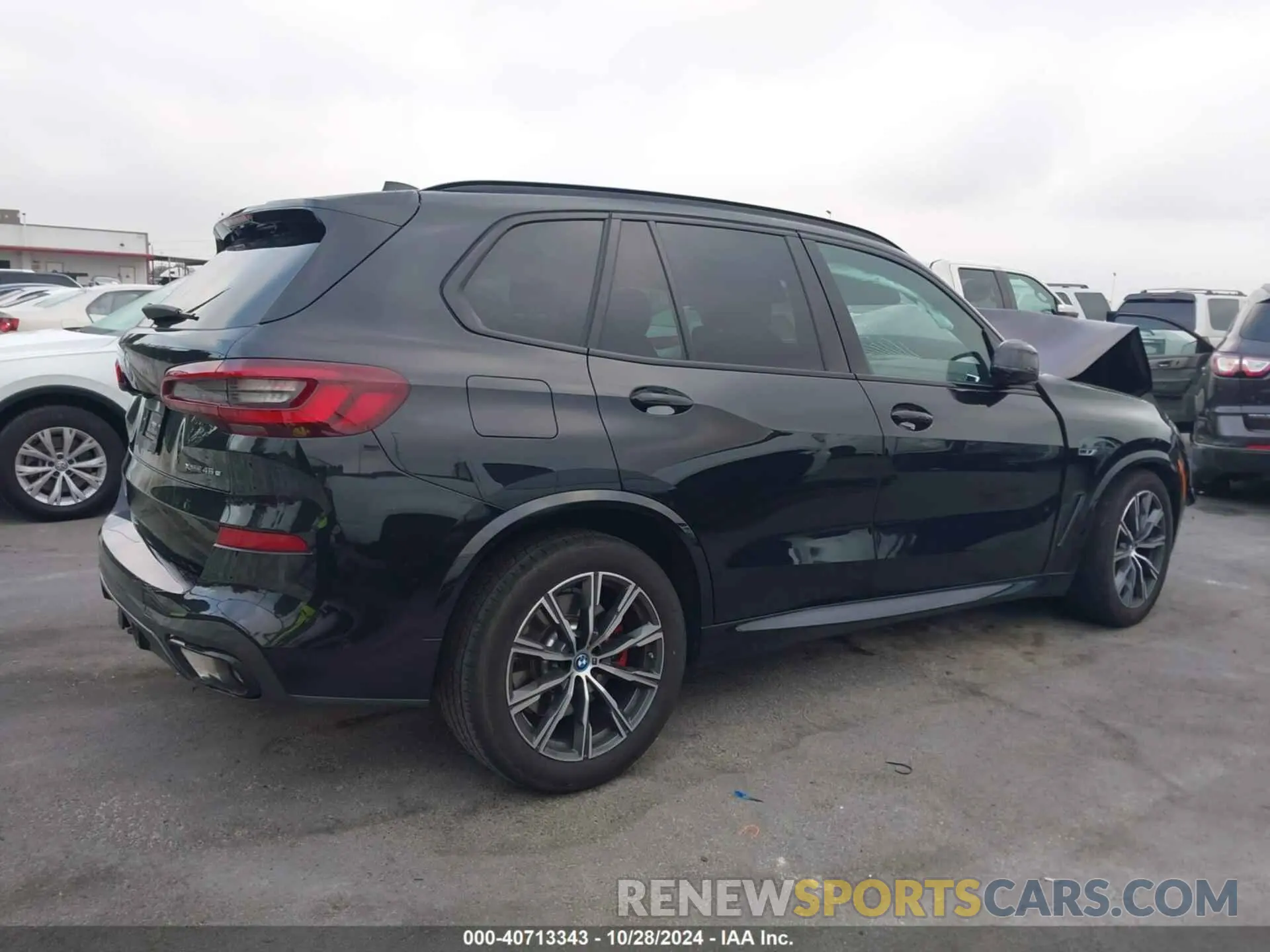 12 Фотография поврежденного автомобиля 5UXTA6C02P9P59732 BMW X5 PHEV 2023
