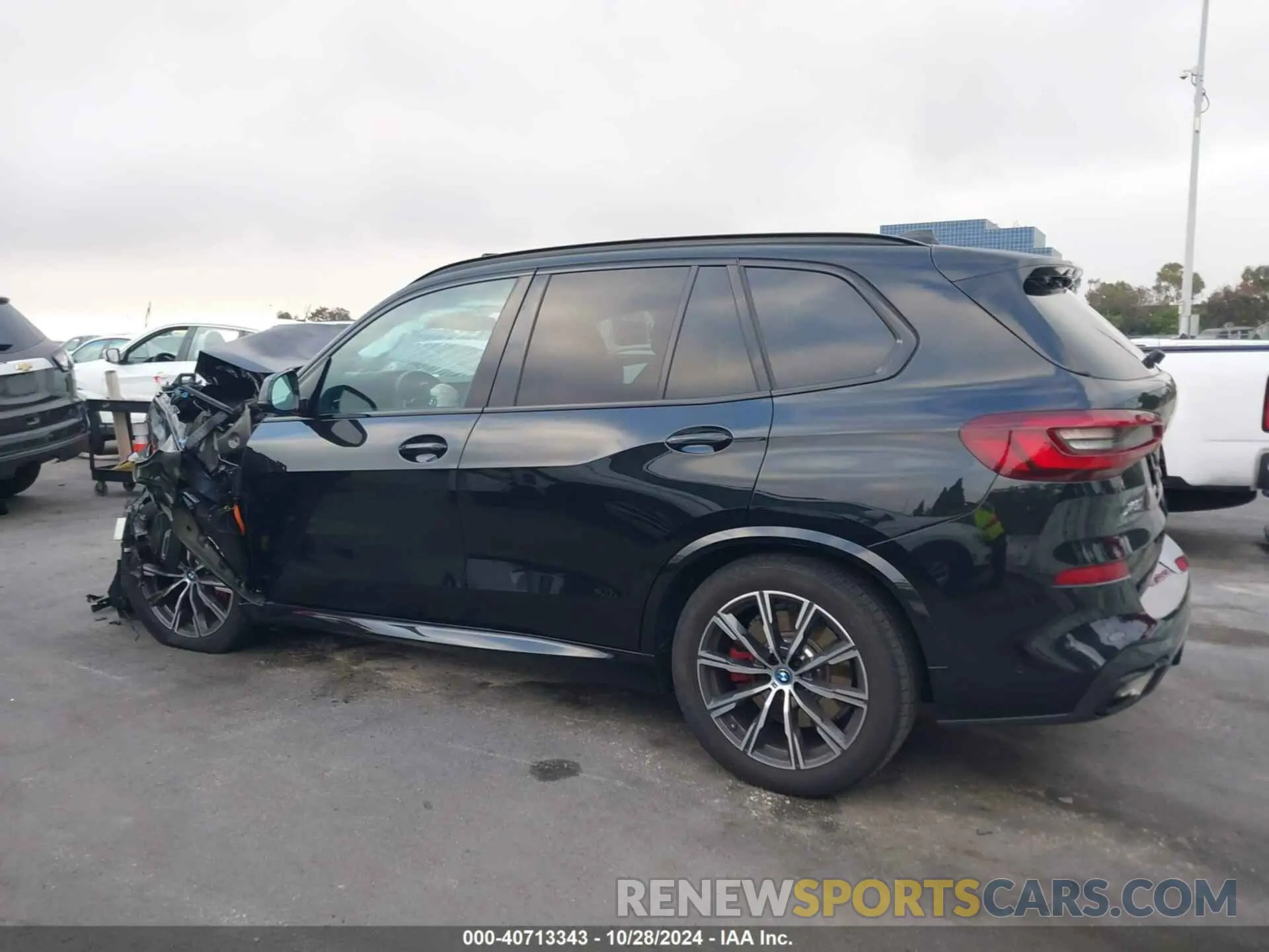 13 Фотография поврежденного автомобиля 5UXTA6C02P9P59732 BMW X5 PHEV 2023
