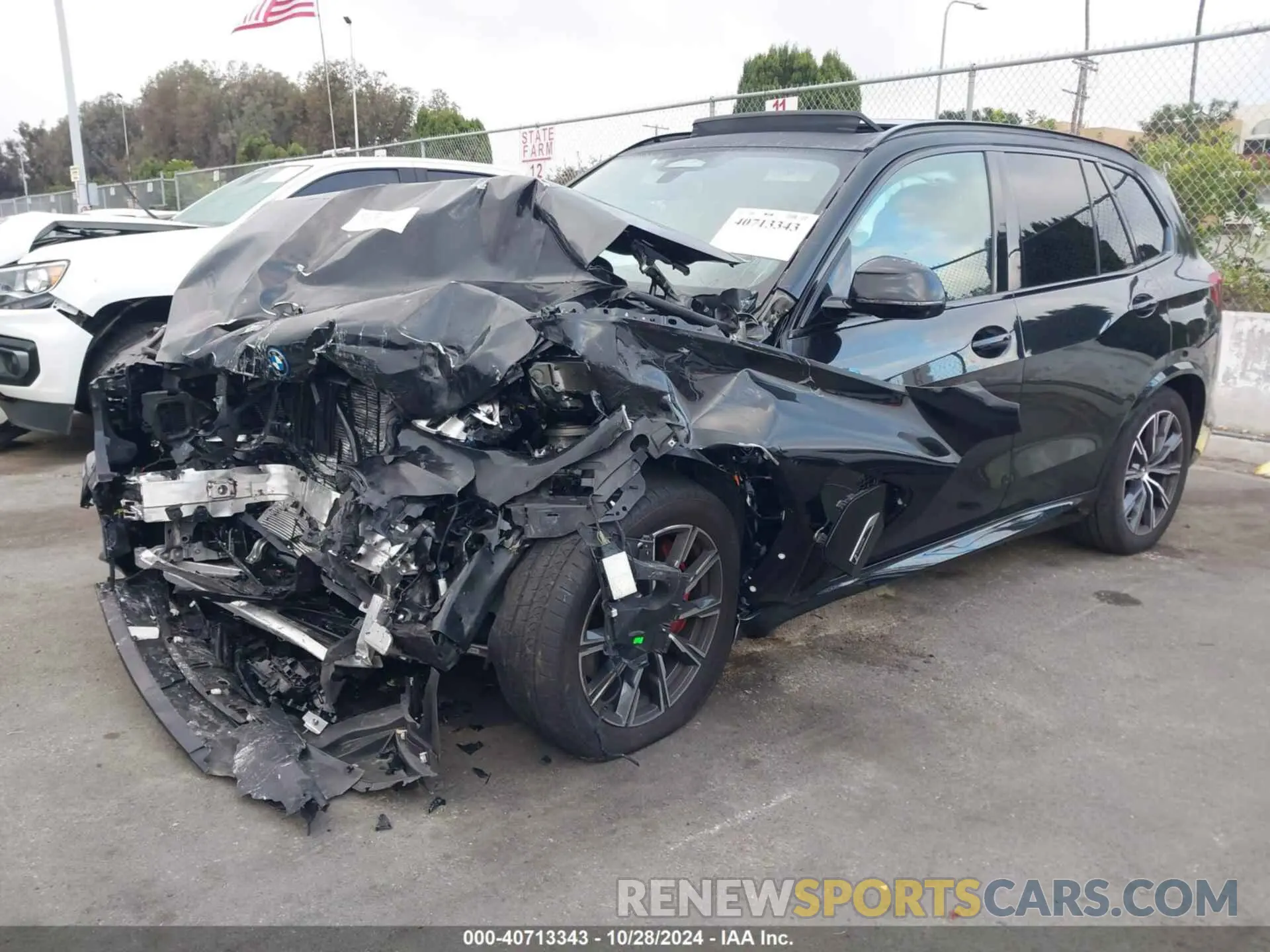 2 Фотография поврежденного автомобиля 5UXTA6C02P9P59732 BMW X5 PHEV 2023