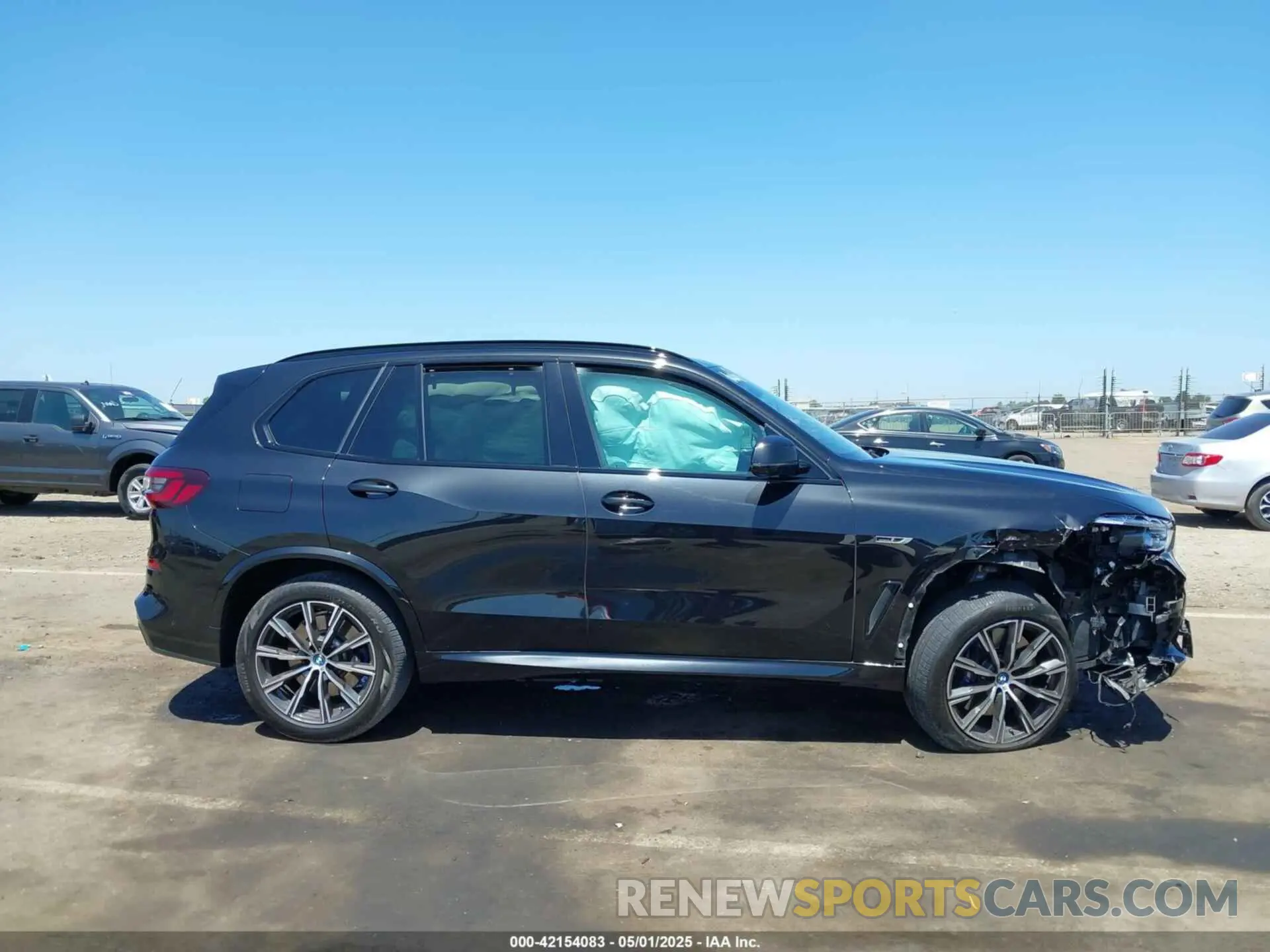 13 Фотография поврежденного автомобиля 5UXTA6C0XP9N92519 BMW X5 PHEV 2023