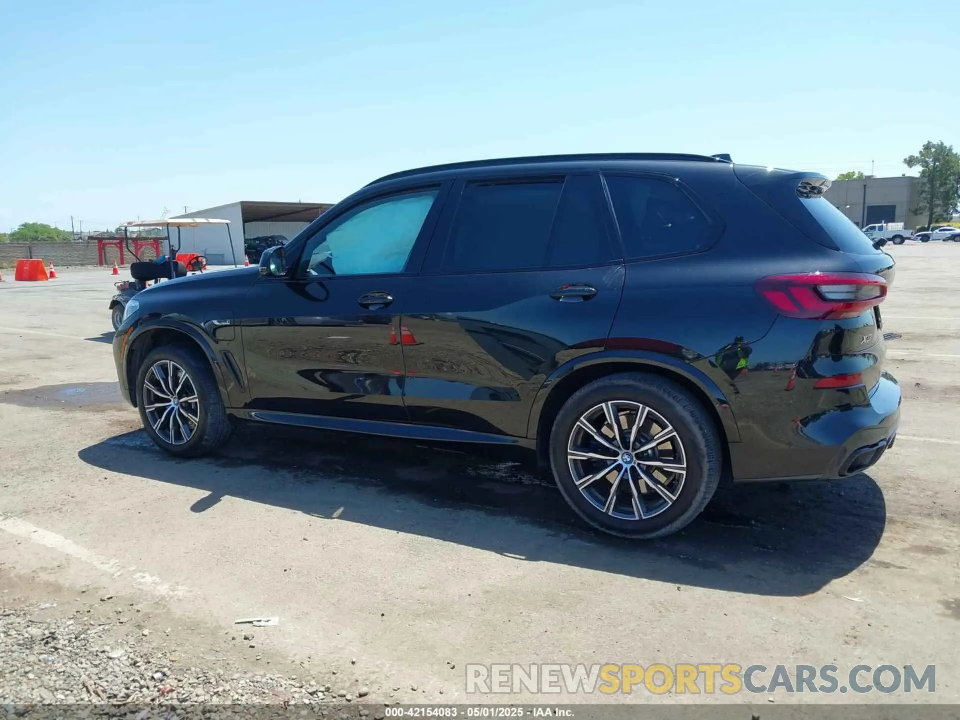 14 Фотография поврежденного автомобиля 5UXTA6C0XP9N92519 BMW X5 PHEV 2023
