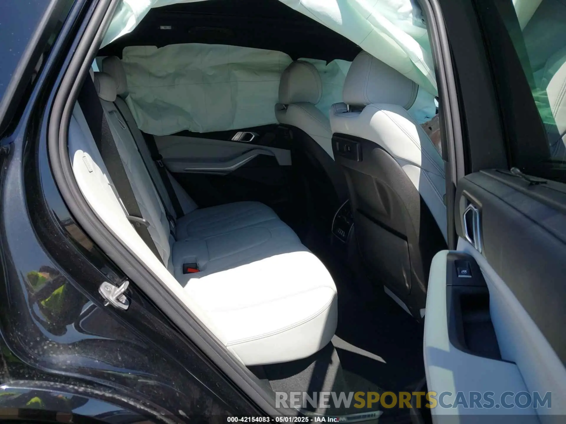 8 Фотография поврежденного автомобиля 5UXTA6C0XP9N92519 BMW X5 PHEV 2023