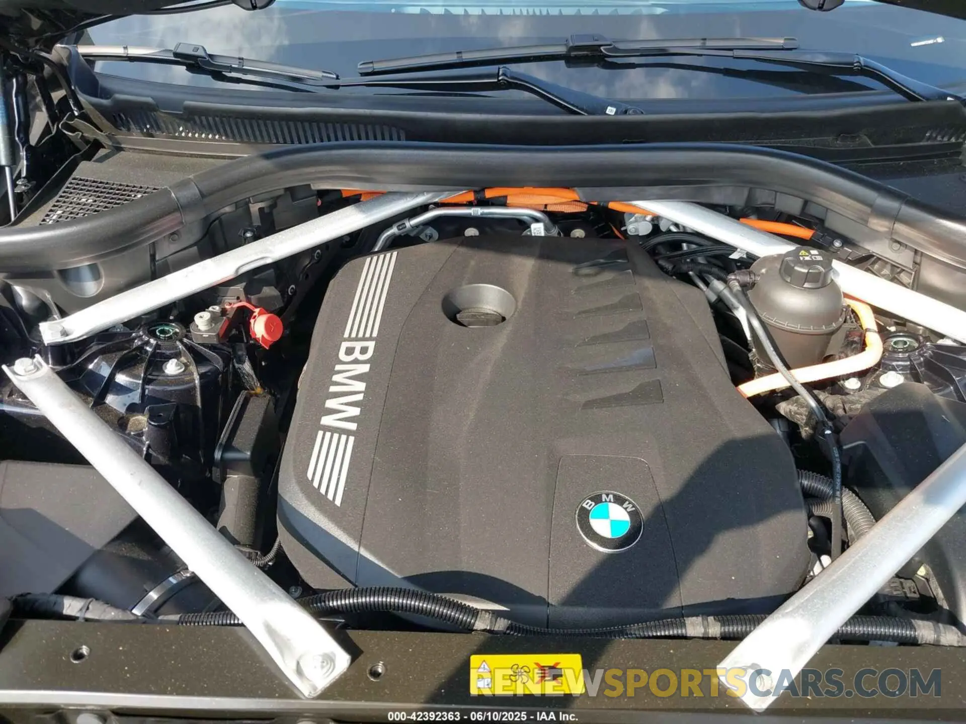10 Photograph of a damaged car 5UX43EU04R9T21997 BMW X5 PHEV 2024